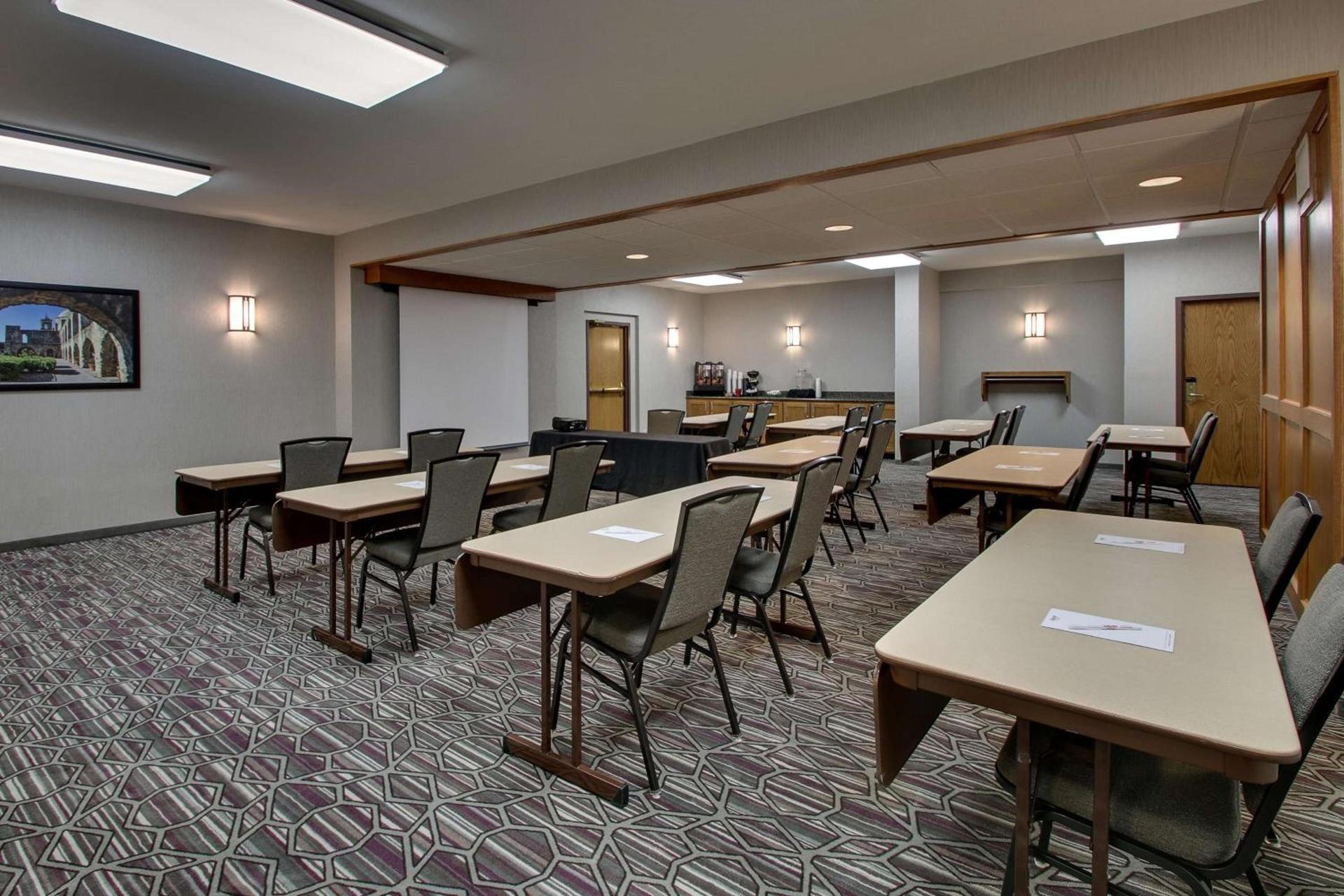 Drury Plaza Hotel San Antonio Airport photo 43
