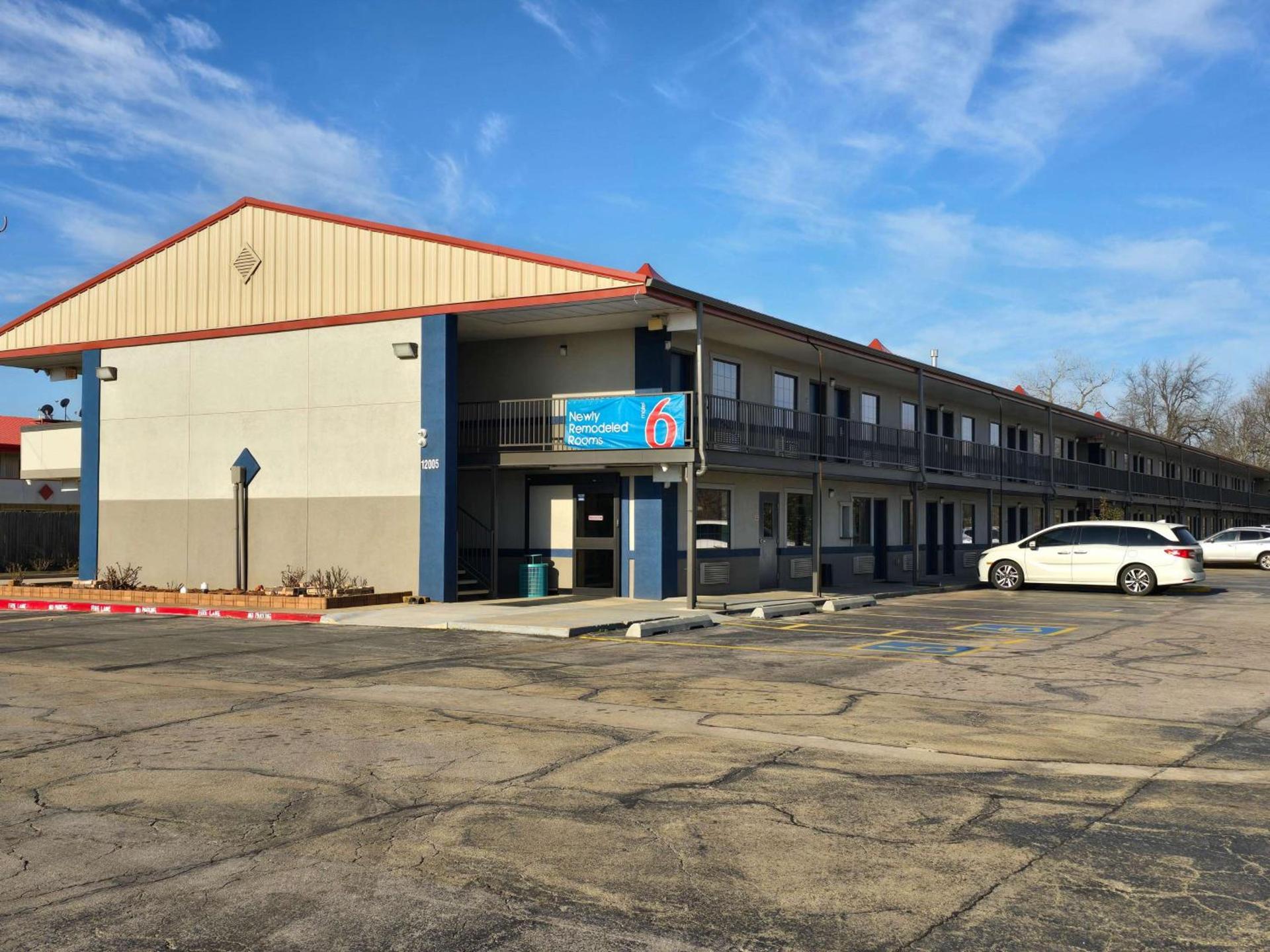 Motel 6 Oklahoma City OK Frontier City — hotel in Edmond