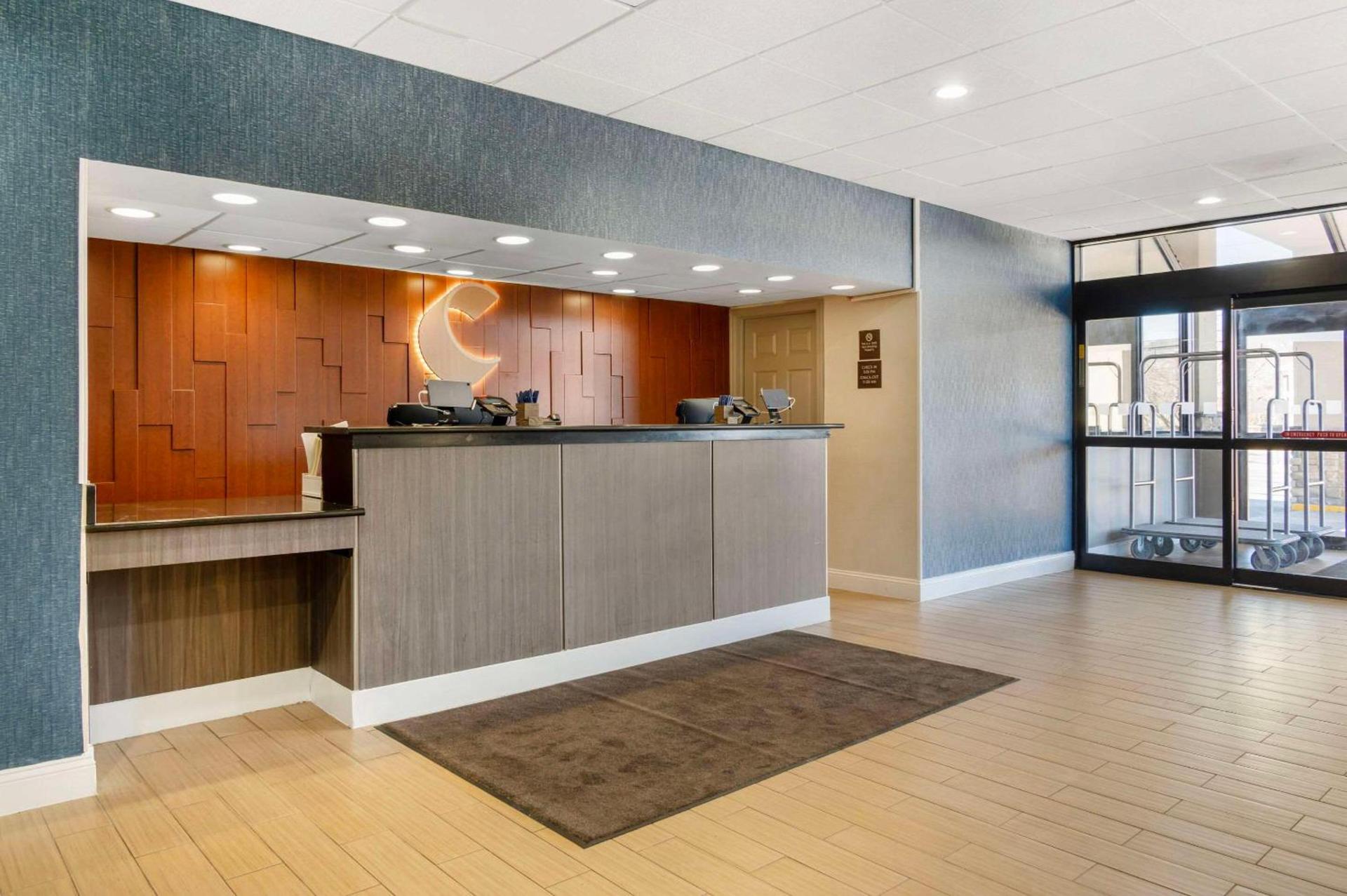 Comfort Inn & Suites Danbury-Bethel photo 3