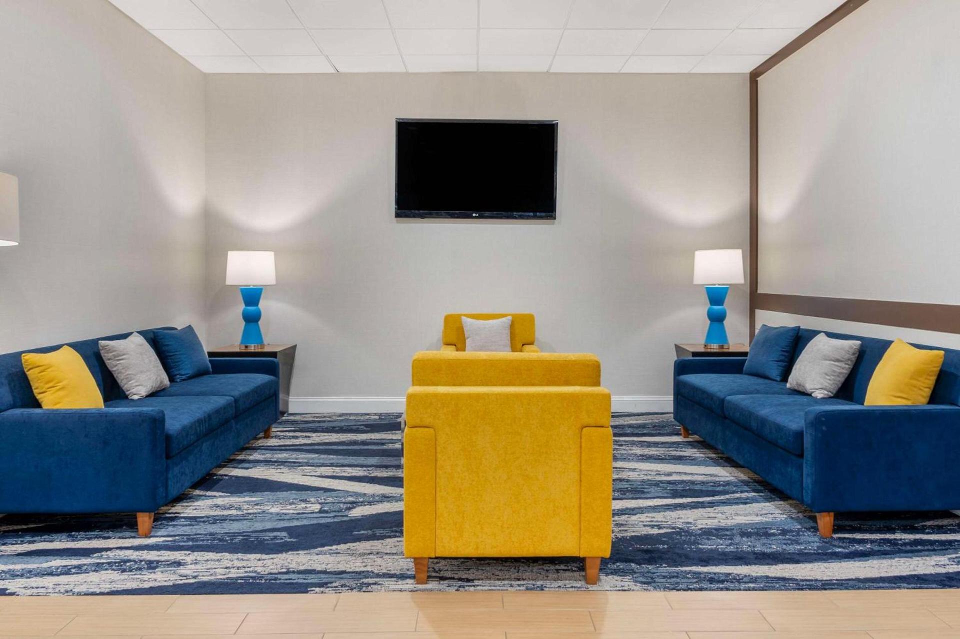 Comfort Inn & Suites Danbury-Bethel photo 7
