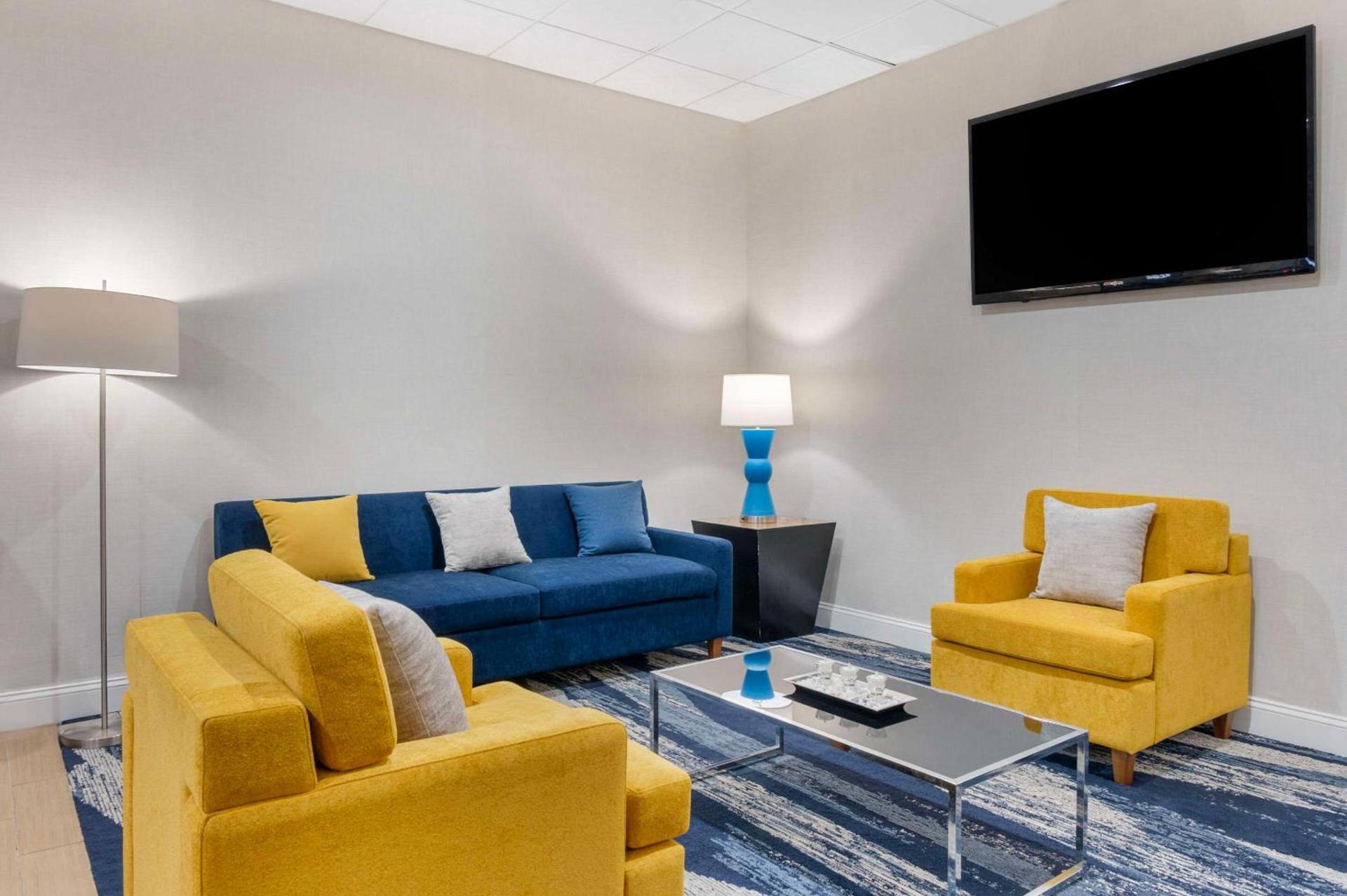 Comfort Inn & Suites Danbury-Bethel photo 8