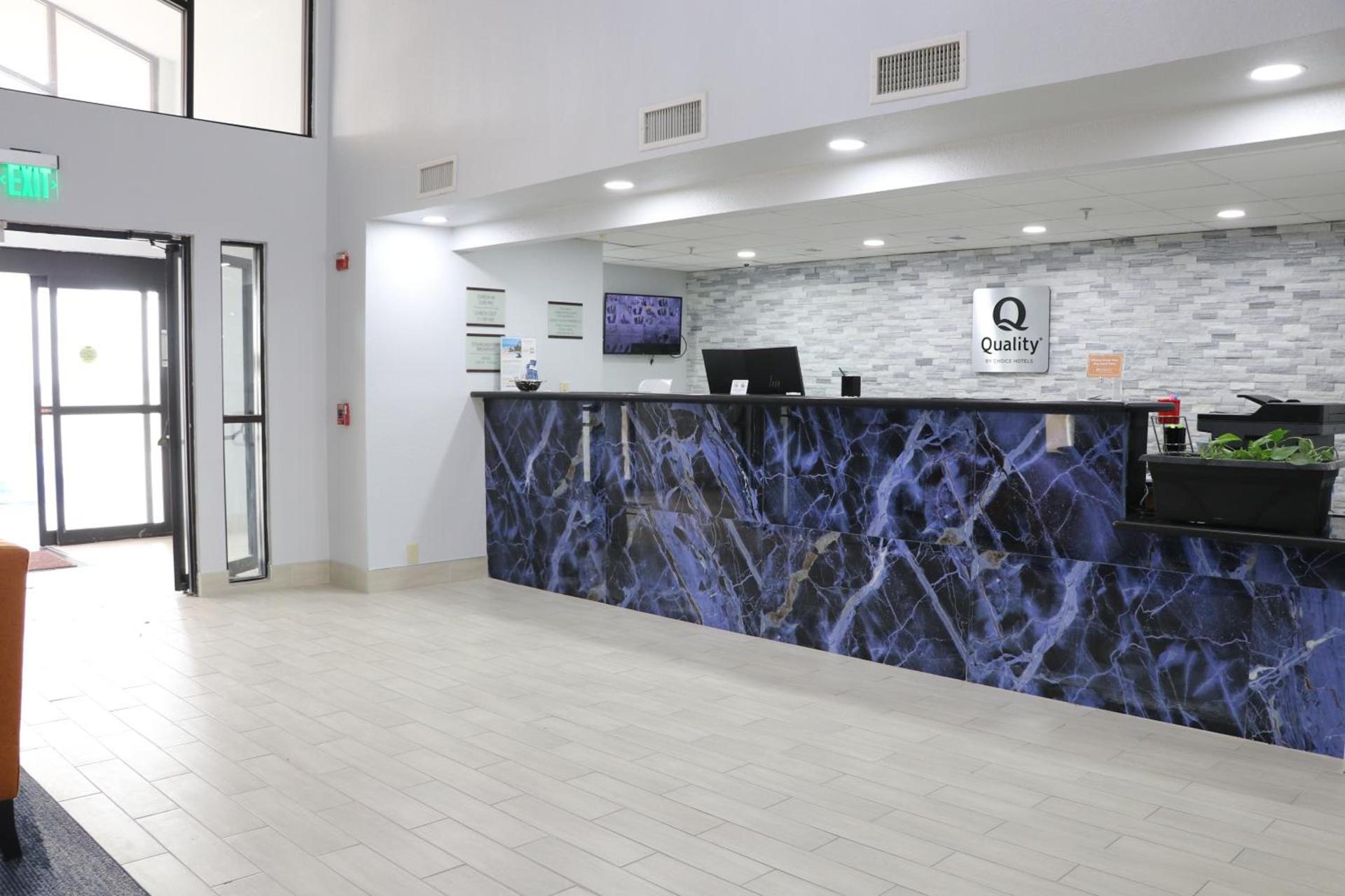 Quality Inn & Suites Buda photo 18