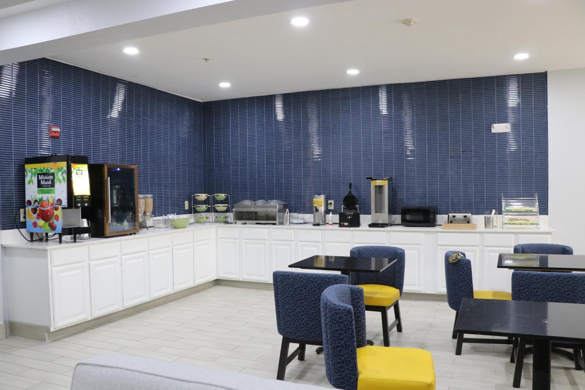 Quality Inn & Suites Buda photo 16