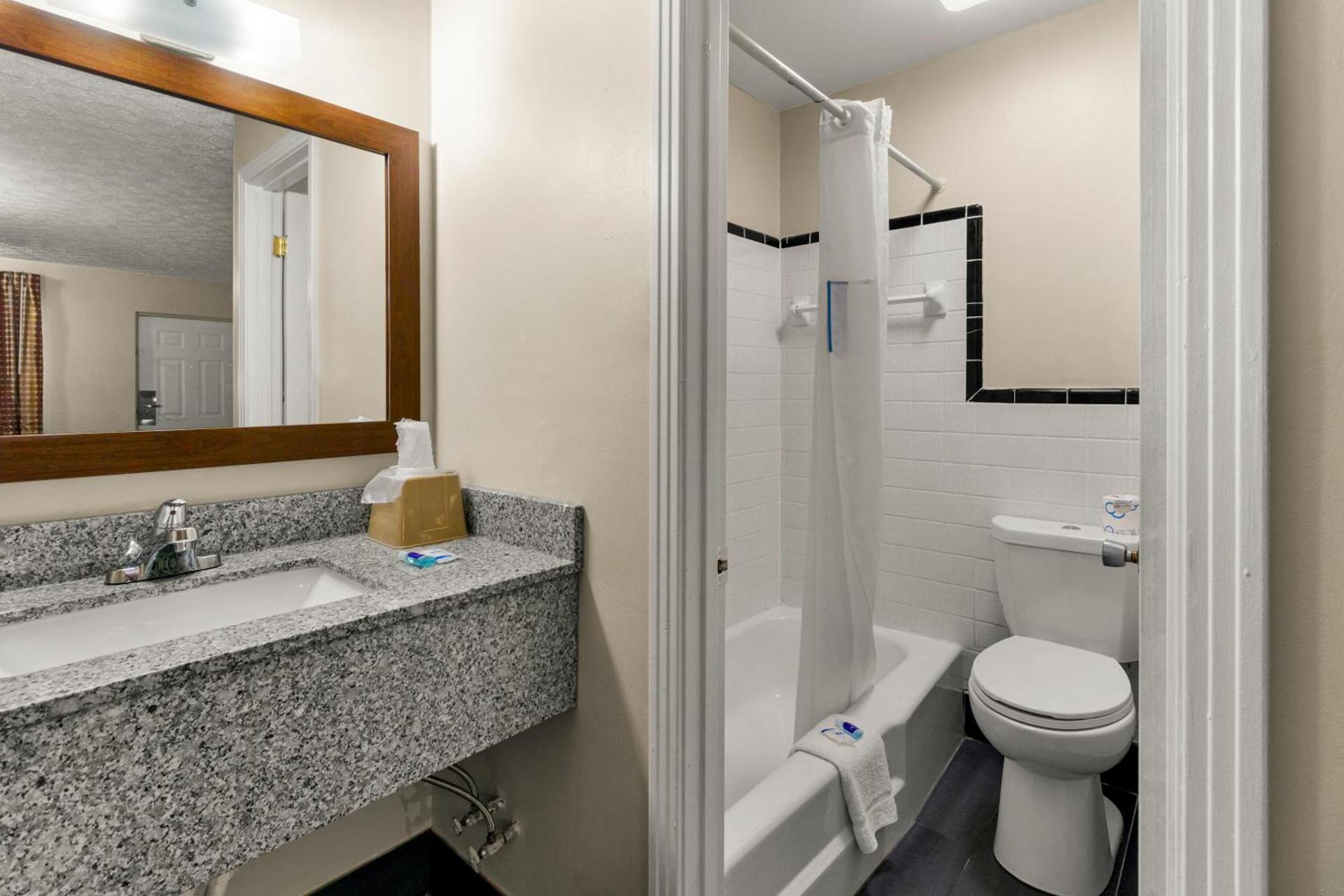 Rodeway Inn Dickson photo 19