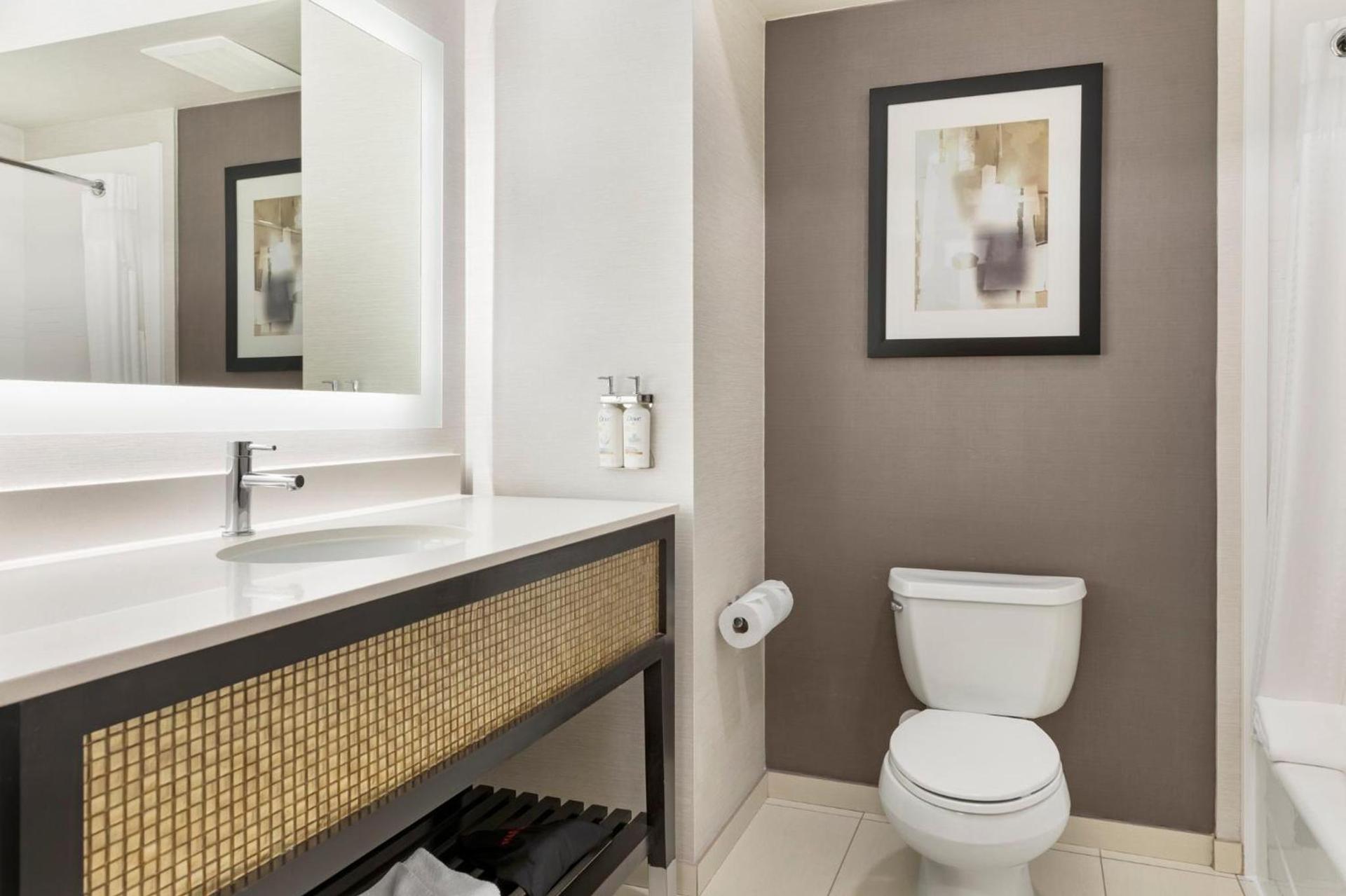 Holiday Inn Express & Suites Anaheim Resort Area by IHG photo 51