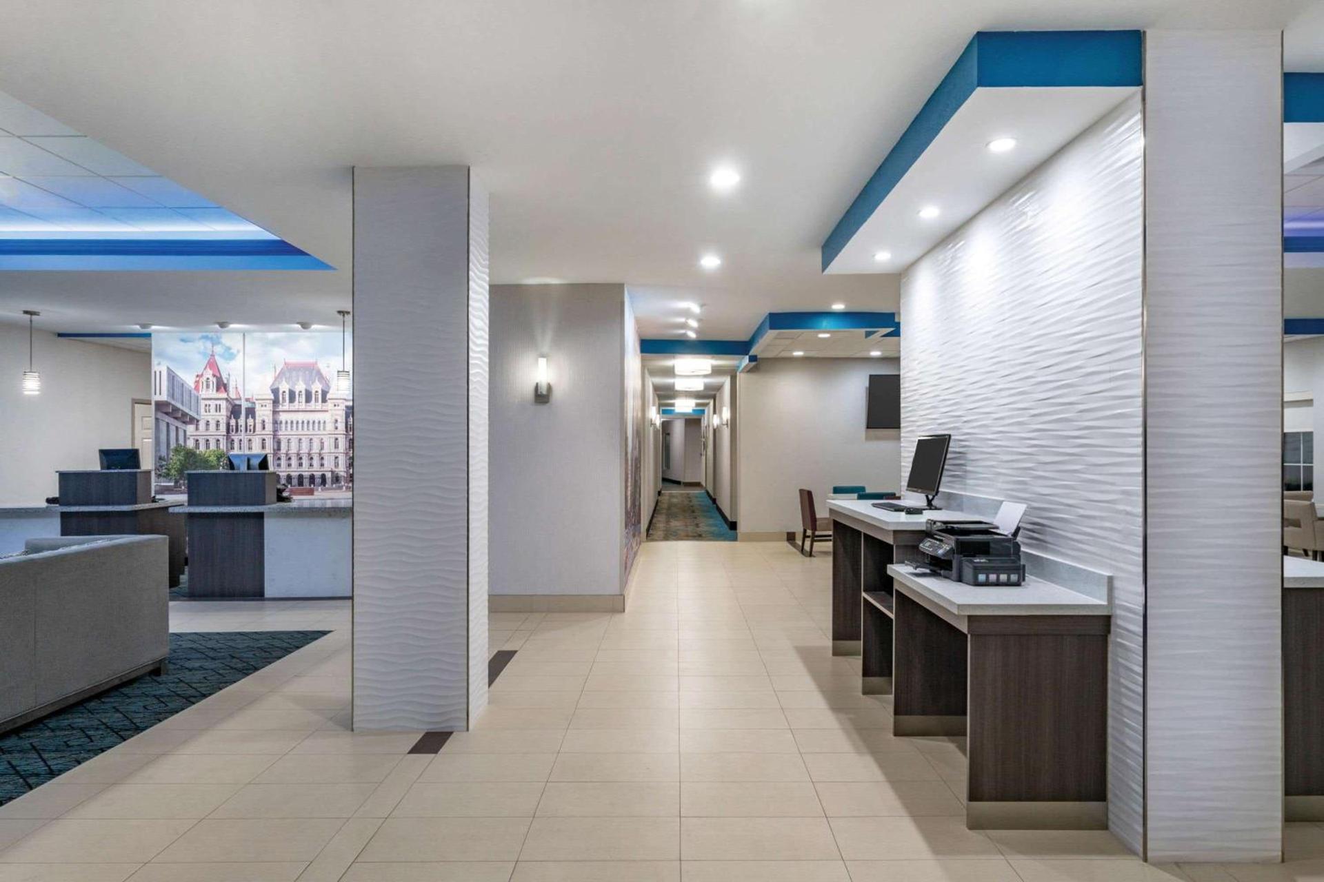 La Quinta by Wyndham Latham Albany Airport photo 5