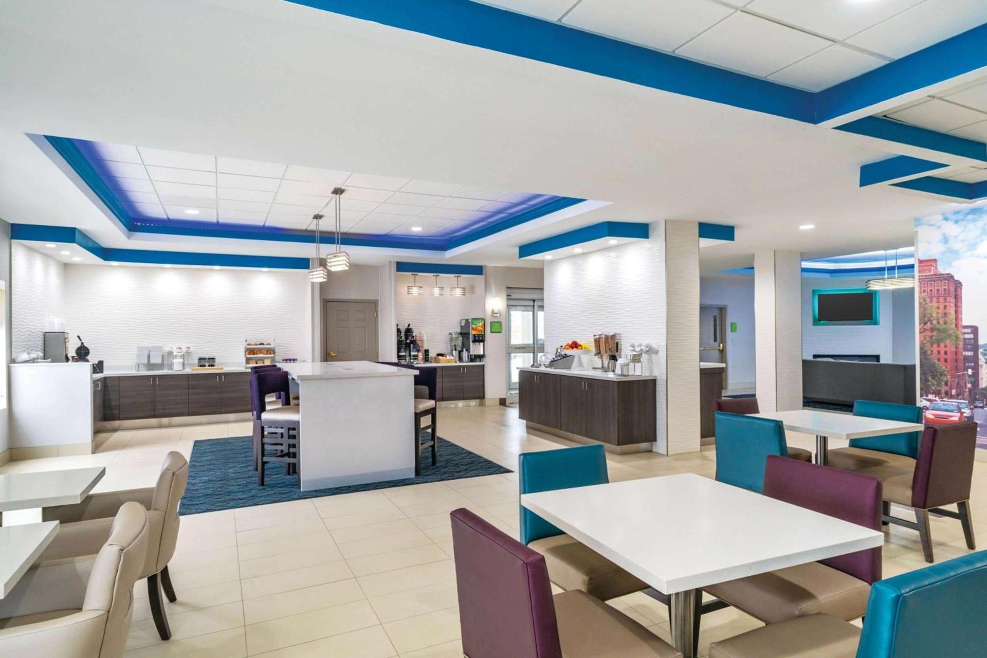 La Quinta by Wyndham Latham Albany Airport photo 31