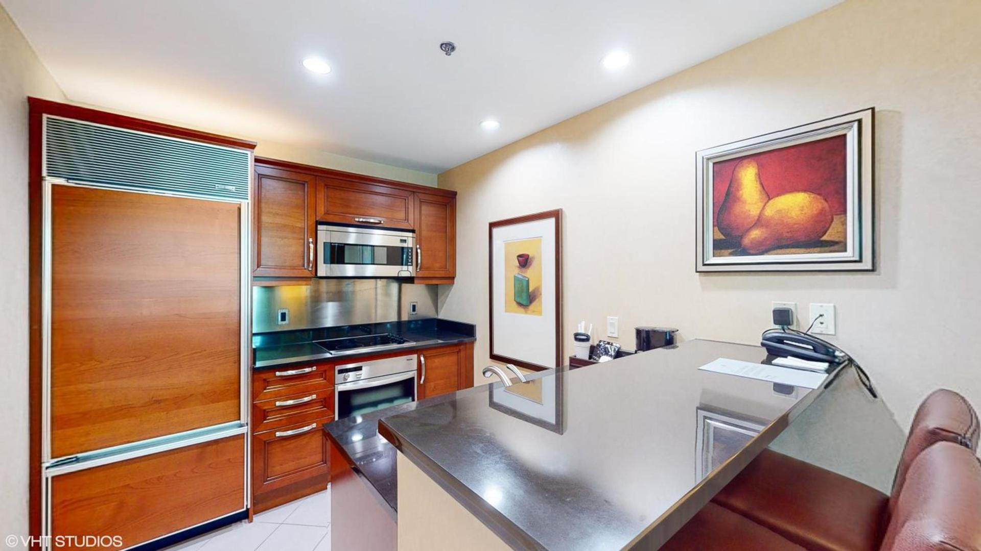 LADY LUCK'S VISTA - Private Balcony - Full Kitchen - Two Full Baths - Jetted Tub - Full MGM Grand Resort Access w No Resort Fee at MGM Signature photo 7