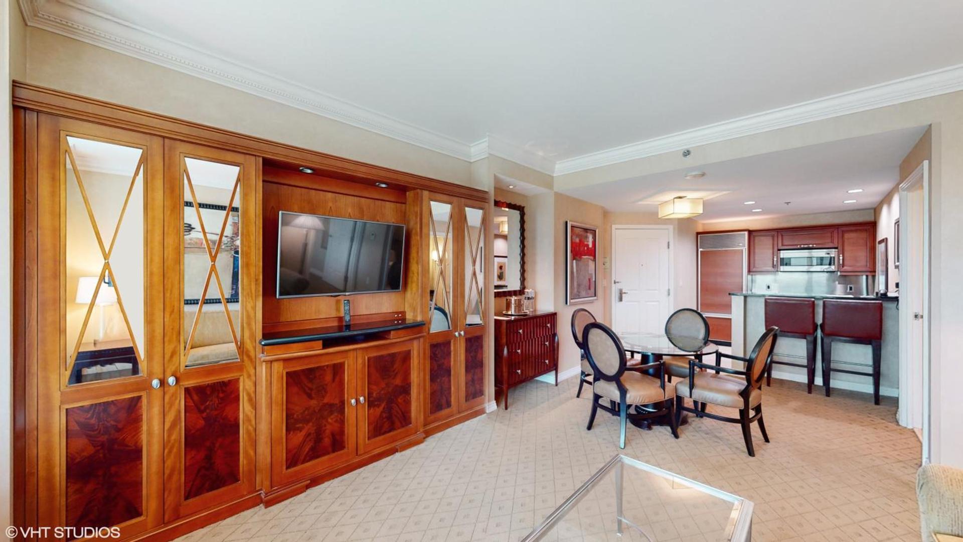 LADY LUCK'S VISTA - Private Balcony - Full Kitchen - Two Full Baths - Jetted Tub - Full MGM Grand Resort Access w No Resort Fee at MGM Signature photo 4