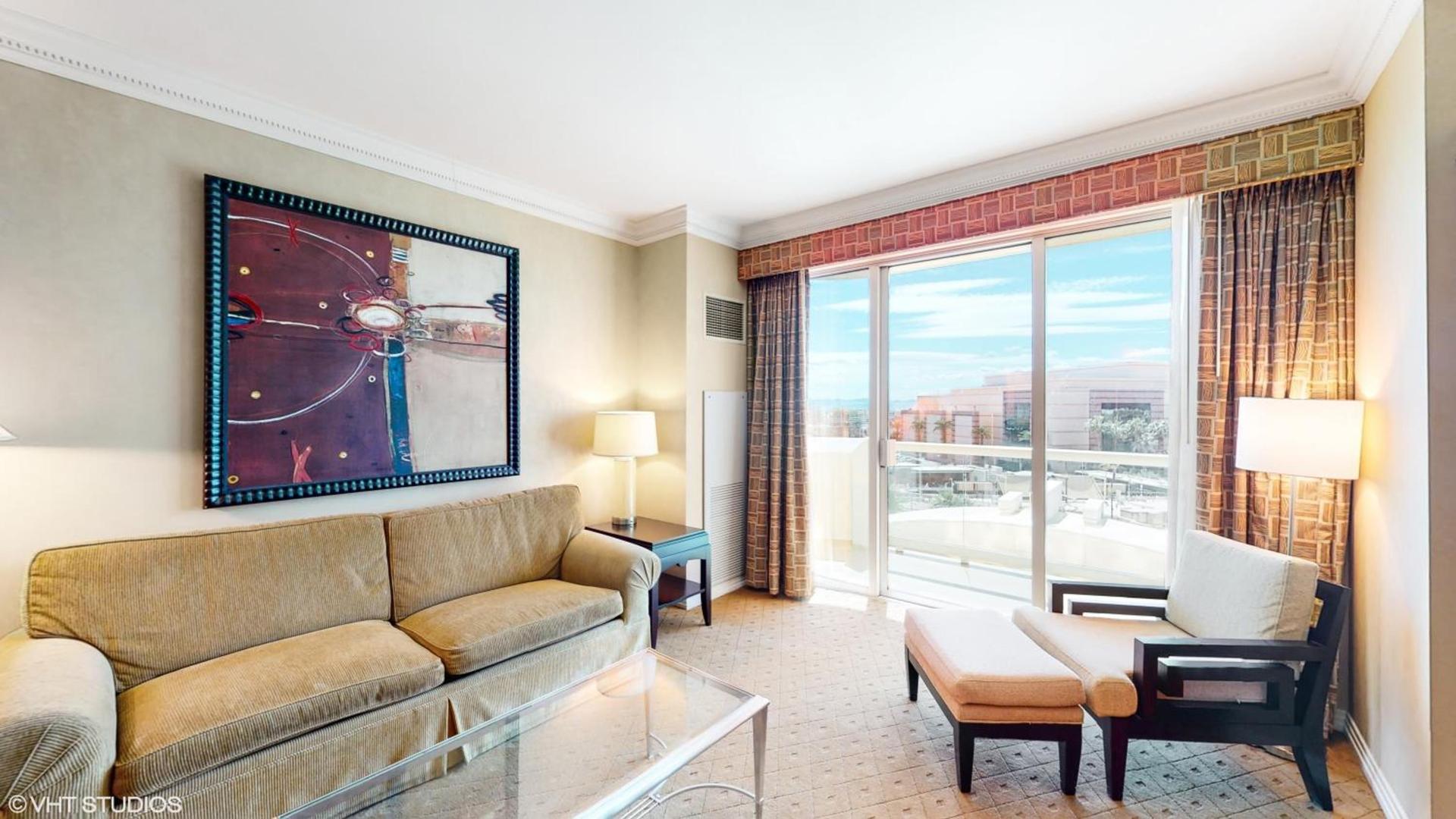 LADY LUCK'S VISTA - Private Balcony - Full Kitchen - Two Full Baths - Jetted Tub - Full MGM Grand Resort Access w No Resort Fee at MGM Signature photo 5