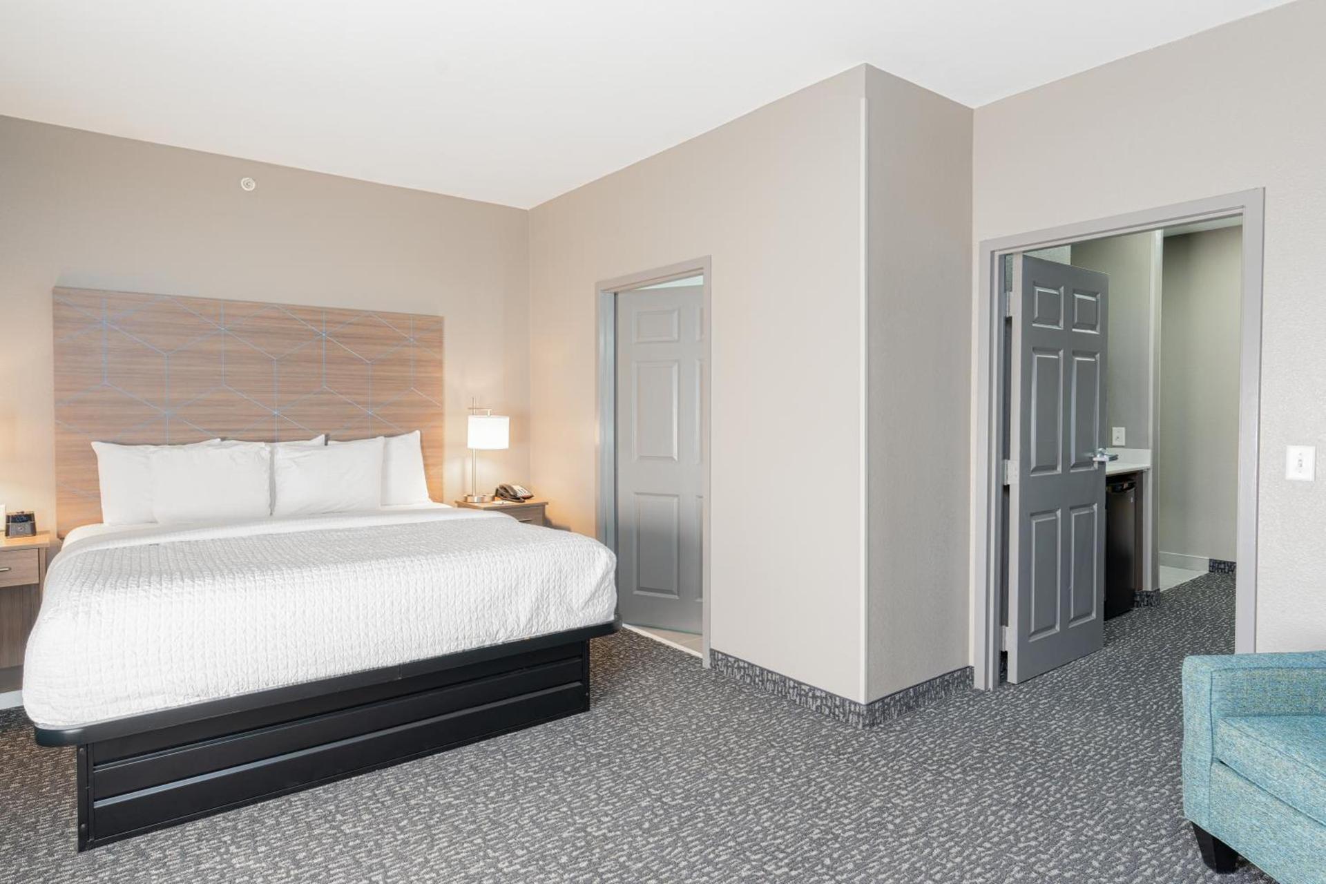 La Quinta by Wyndham Shawnee photo 15