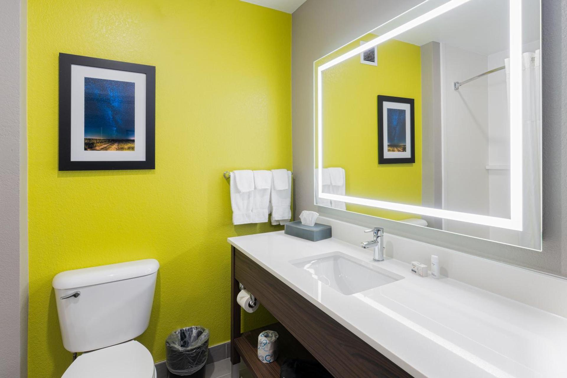 La Quinta by Wyndham Shawnee photo 12