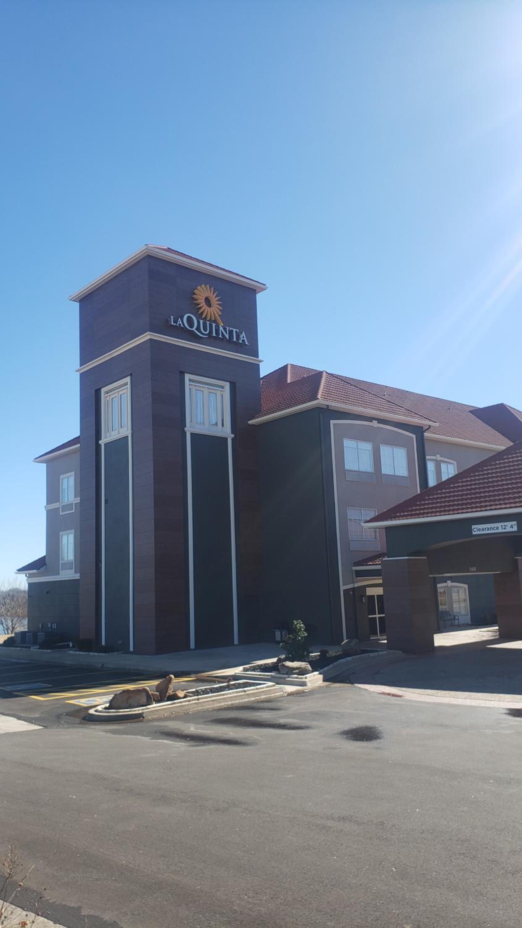 La Quinta by Wyndham Shawnee — hotel in Shawnee