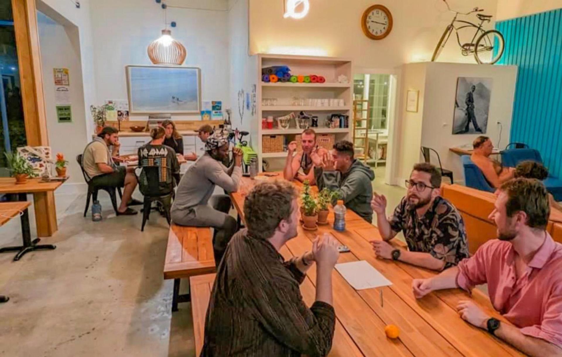 ITH Santa Barbara Surf Hostel photo 12