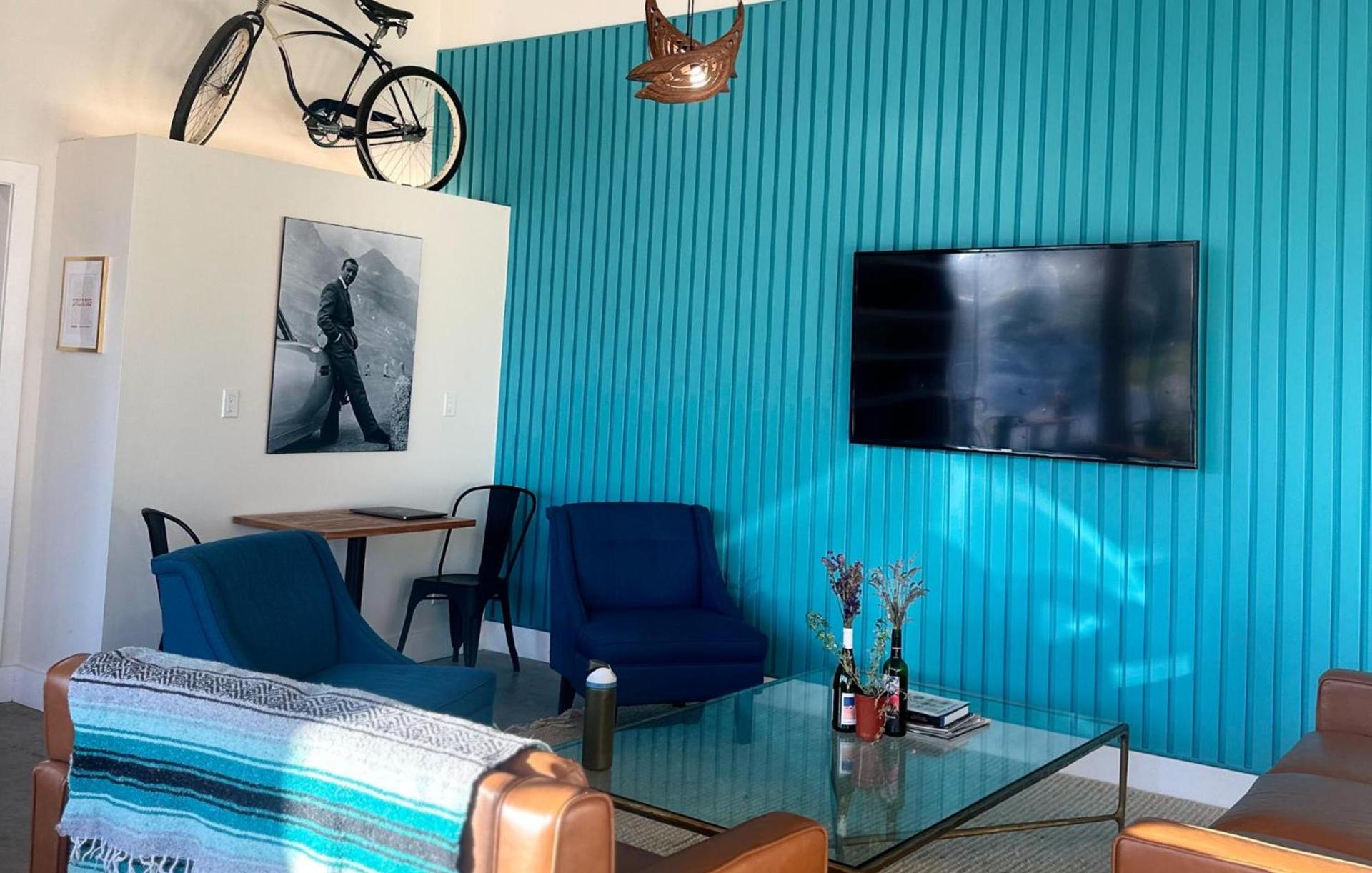 ITH Santa Barbara Surf Hostel photo 64