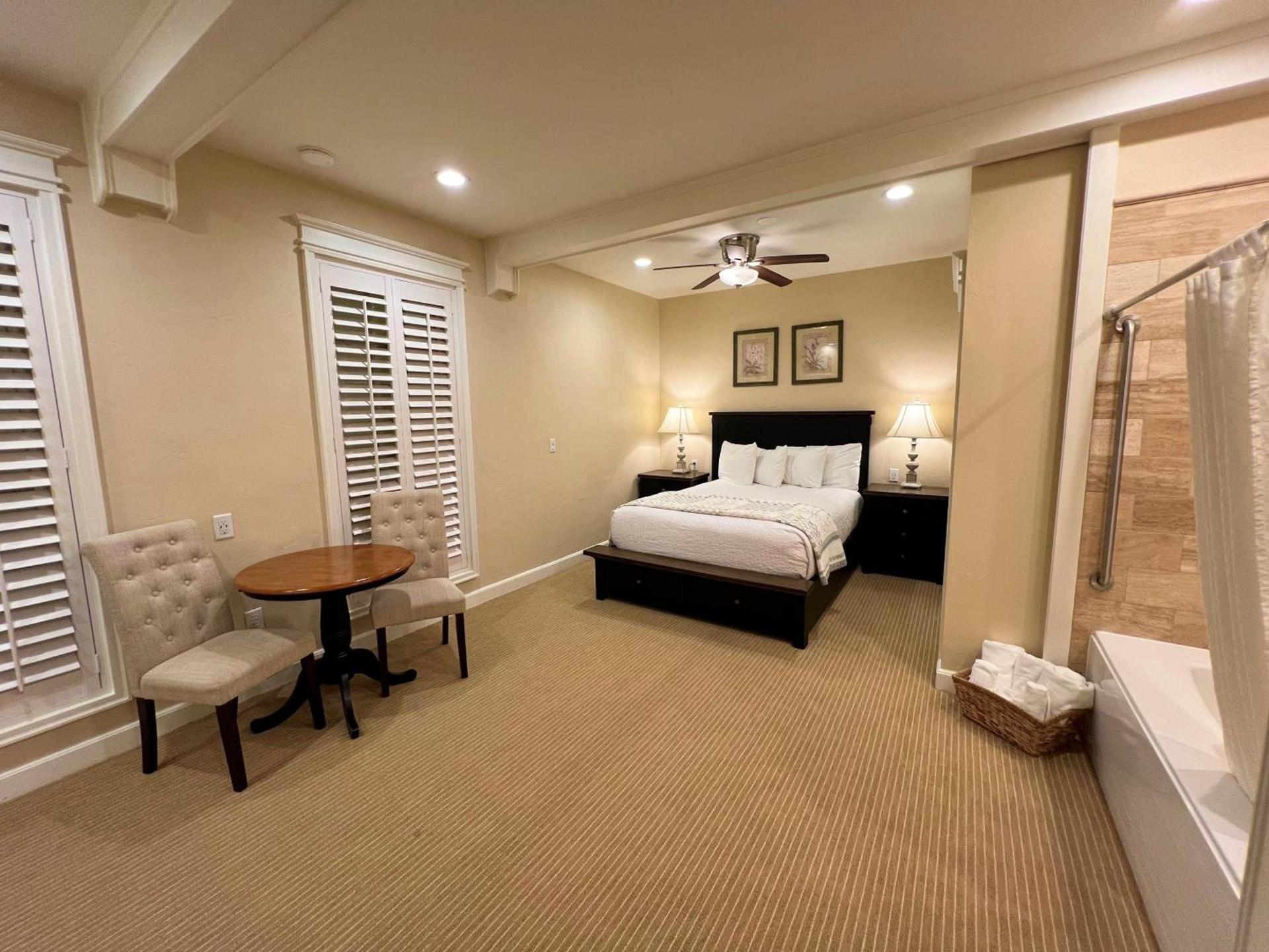 Best Western Grandma's Feather Bed photo 42