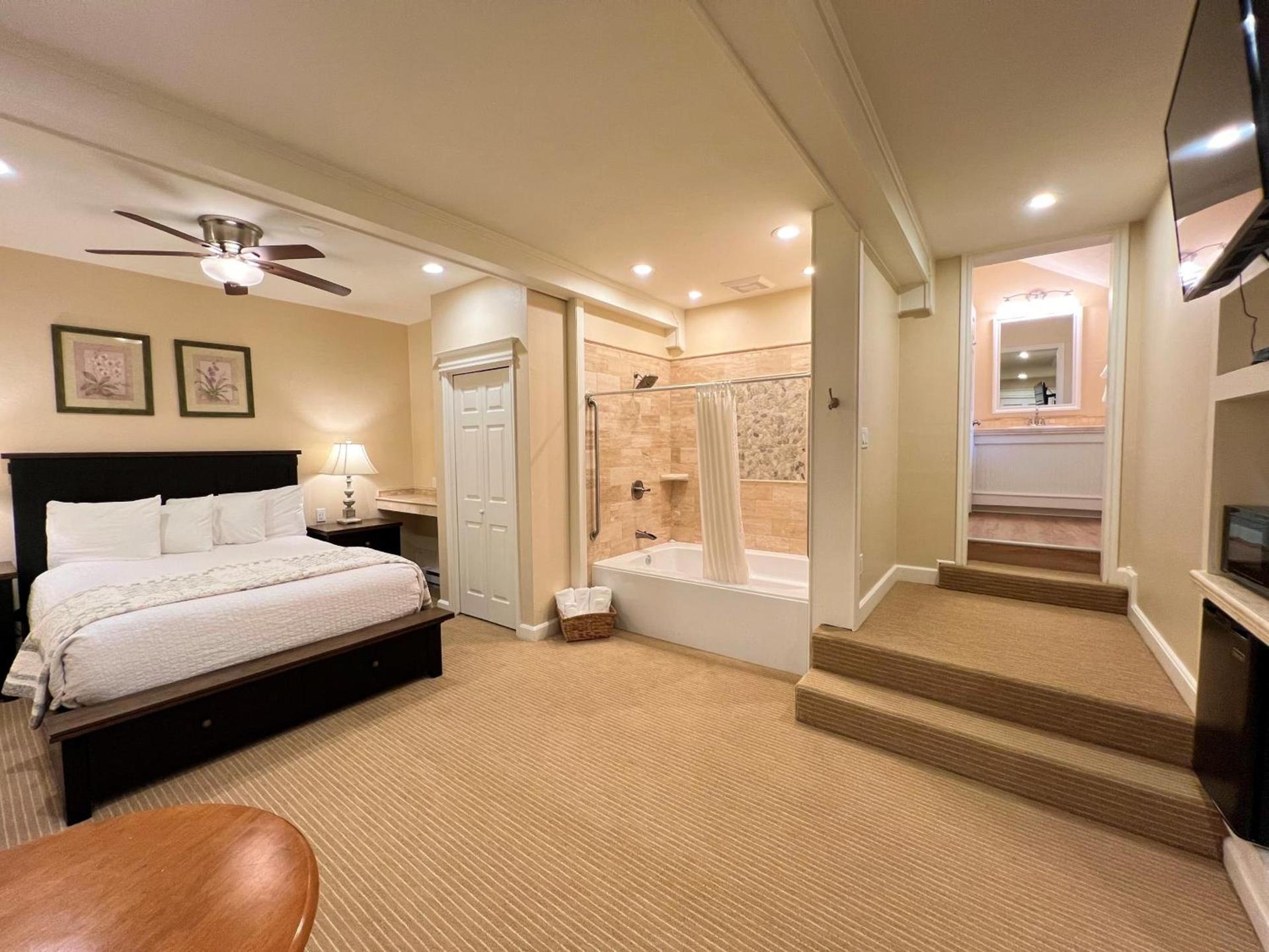 Best Western Grandma's Feather Bed photo 43