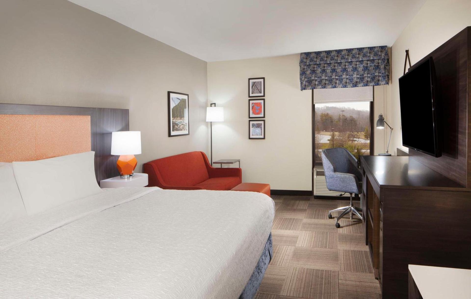 Hampton Inn Charleston-Southridge photo 34