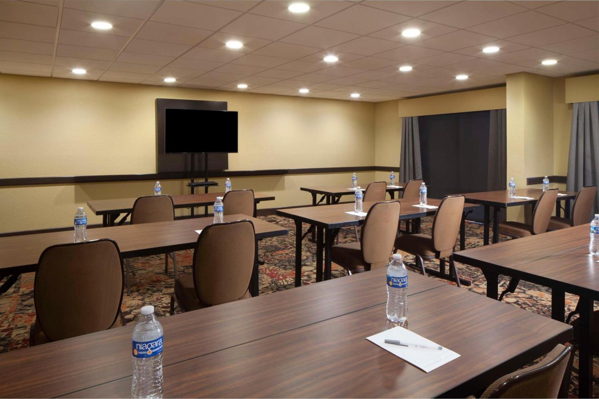 Hampton Inn Charleston-Southridge photo 38
