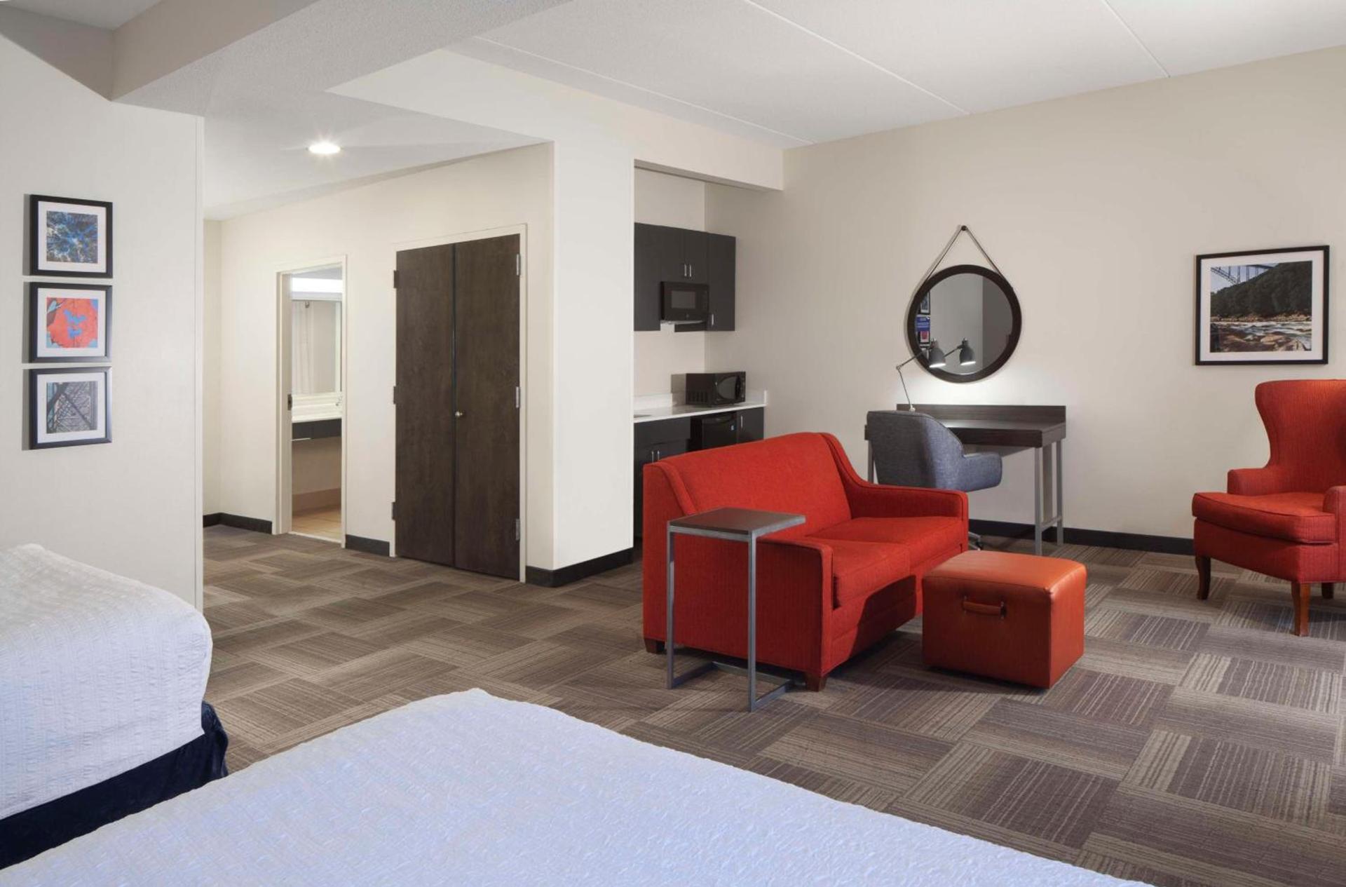 Hampton Inn Charleston-Southridge photo 39