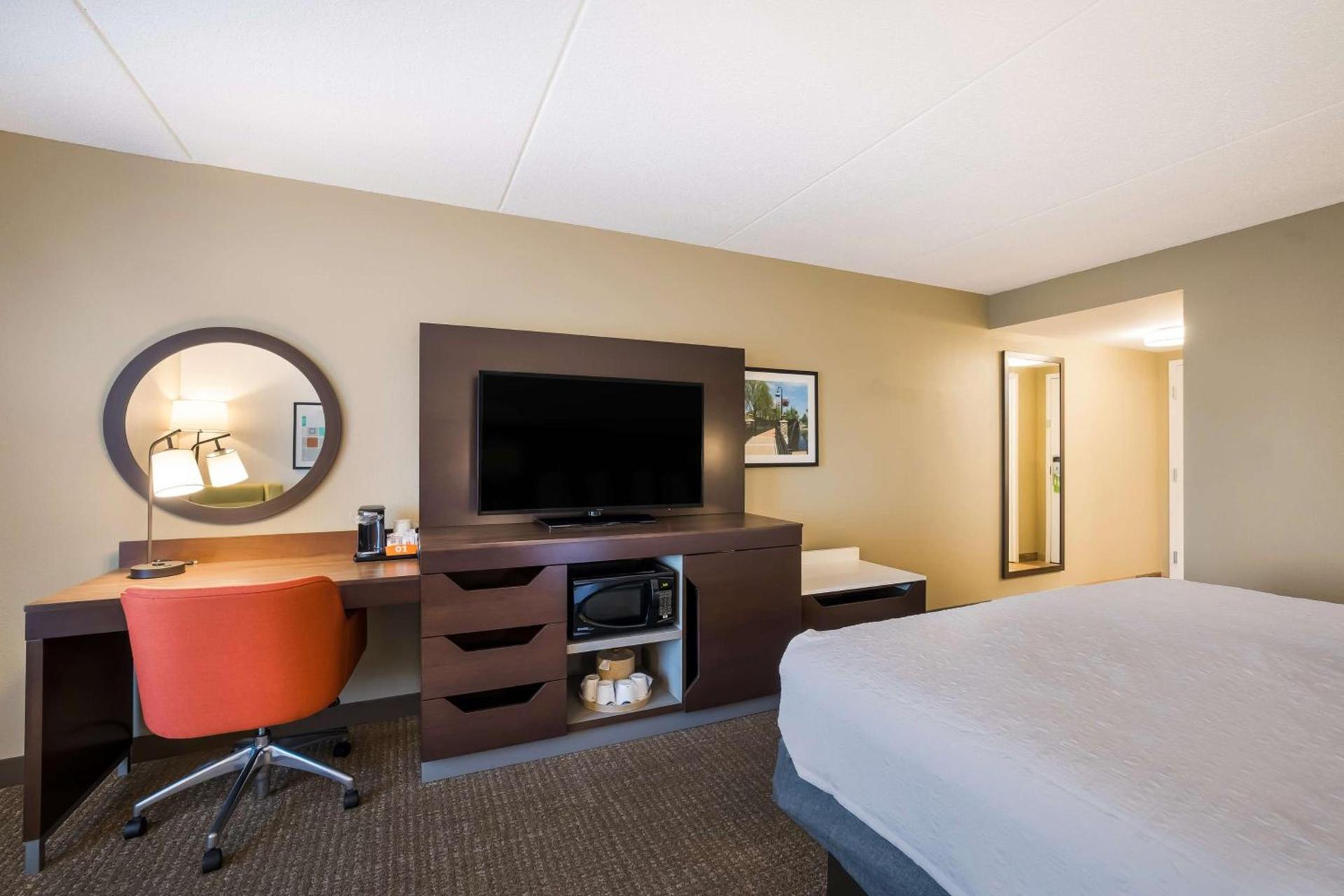 Hampton Inn McHenry photo 19