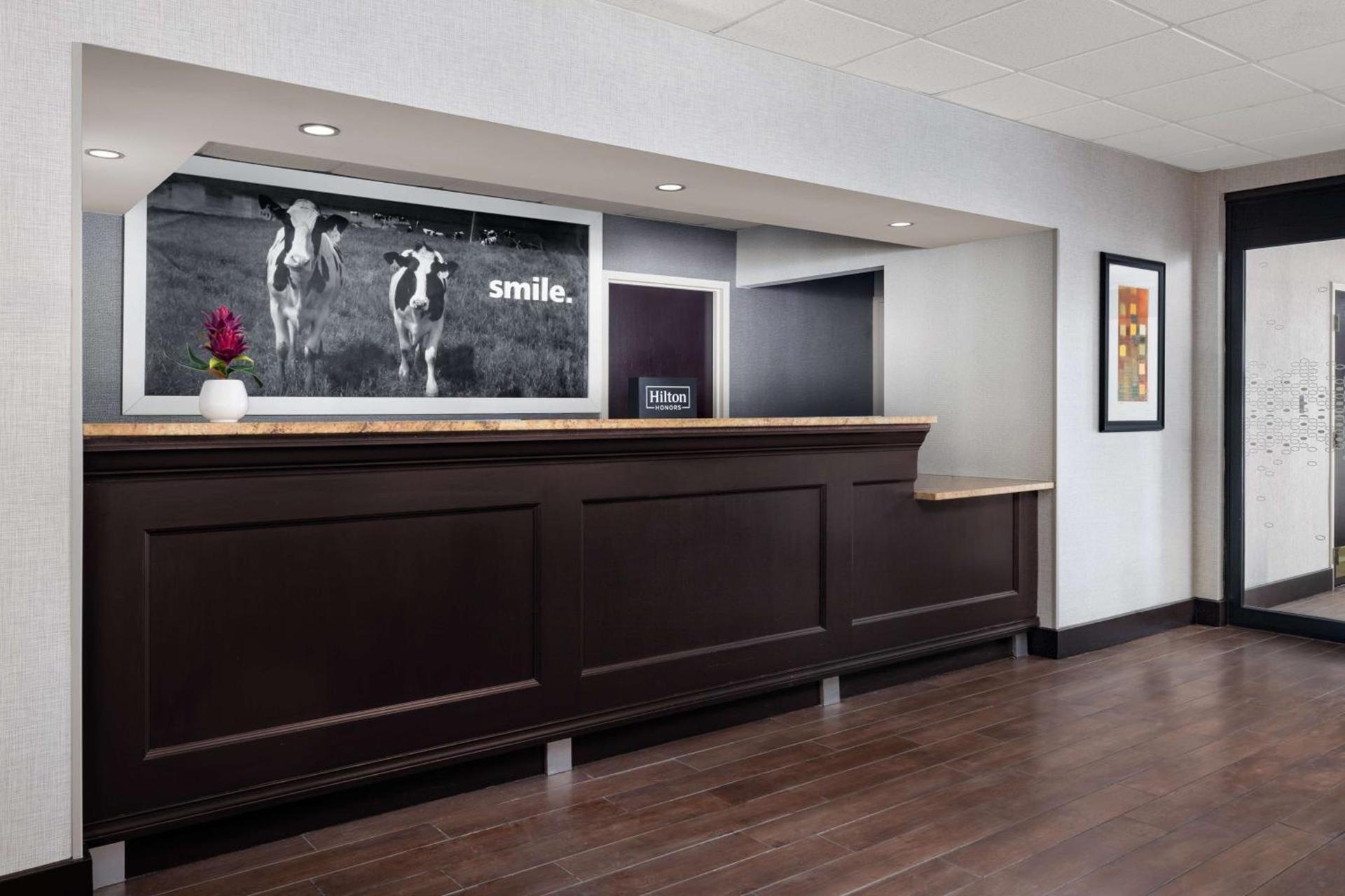 Hampton Inn Memphis-Walnut Grove/Baptist East photo 10