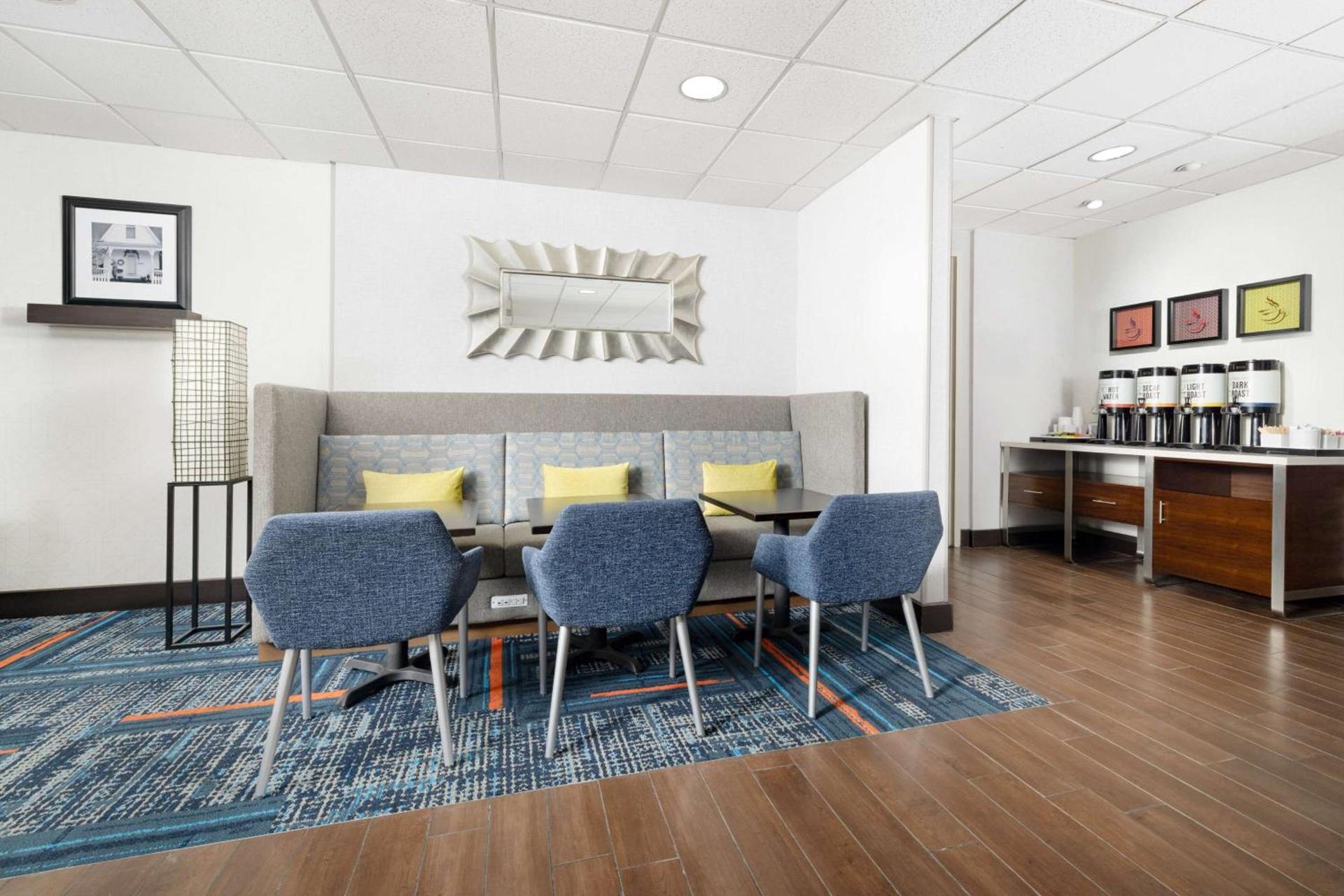 Hampton Inn Memphis-Walnut Grove/Baptist East photo 5