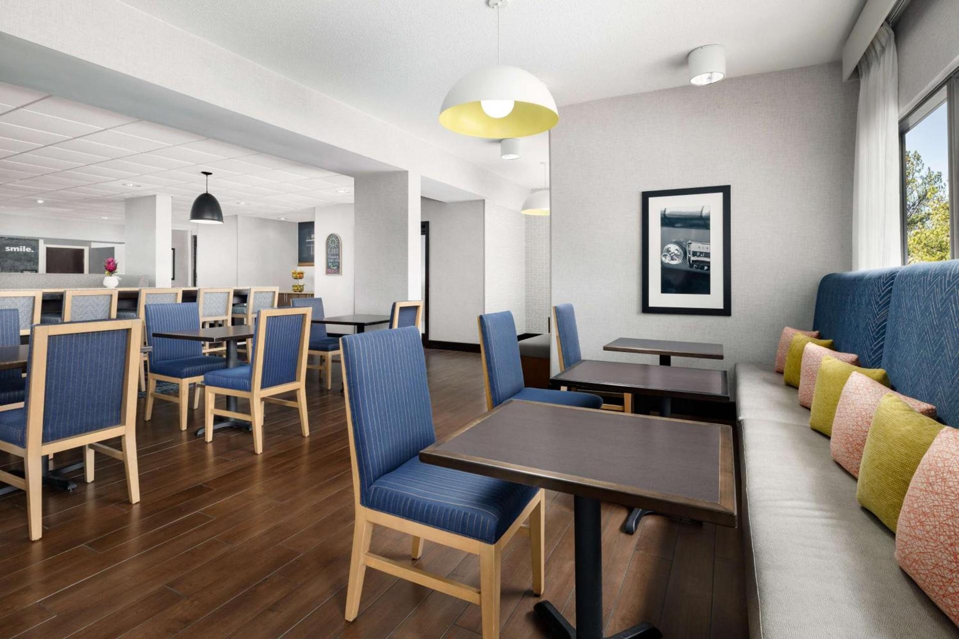Hampton Inn Memphis-Walnut Grove/Baptist East photo 14