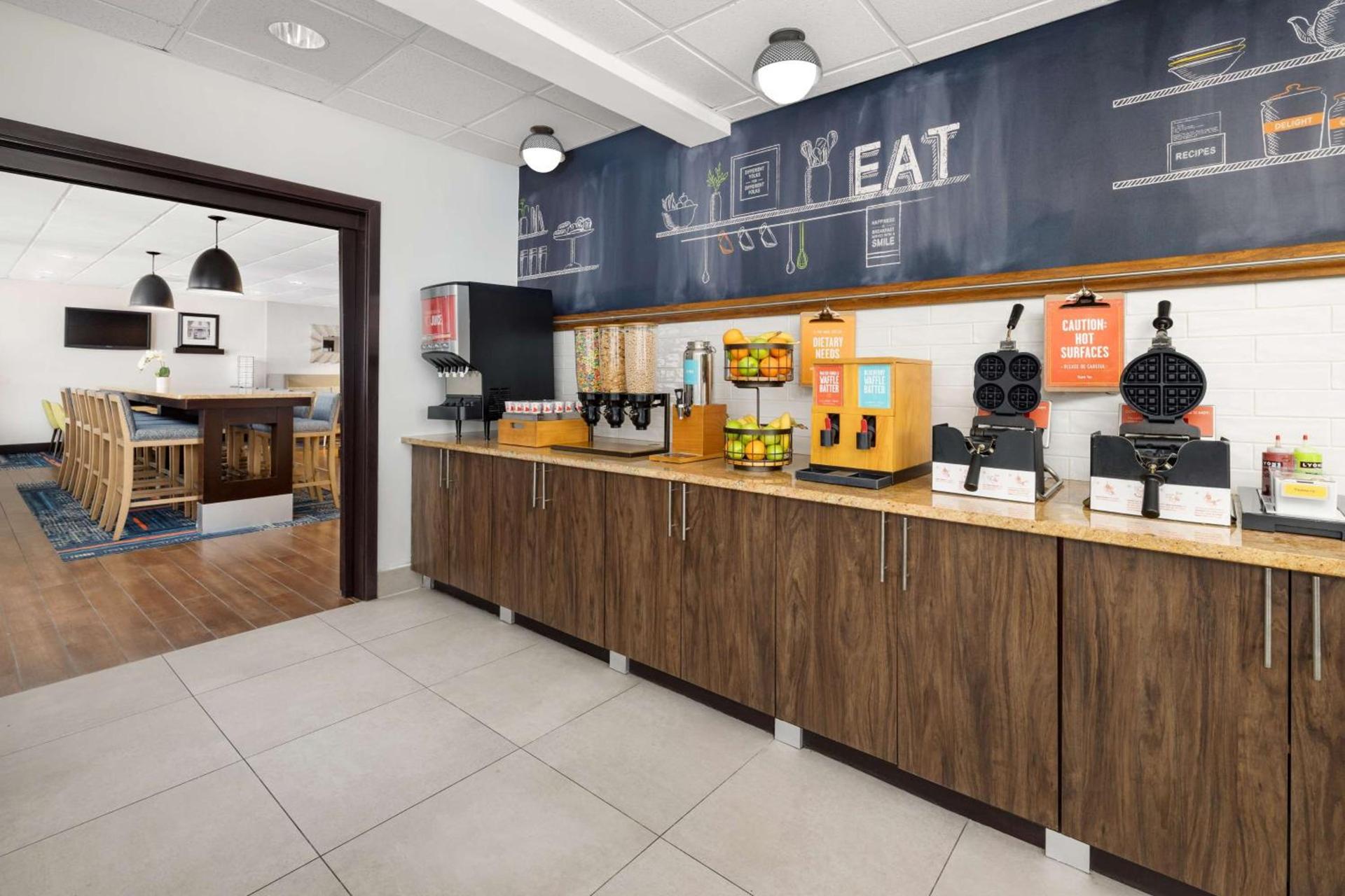Hampton Inn Memphis-Walnut Grove/Baptist East photo 6