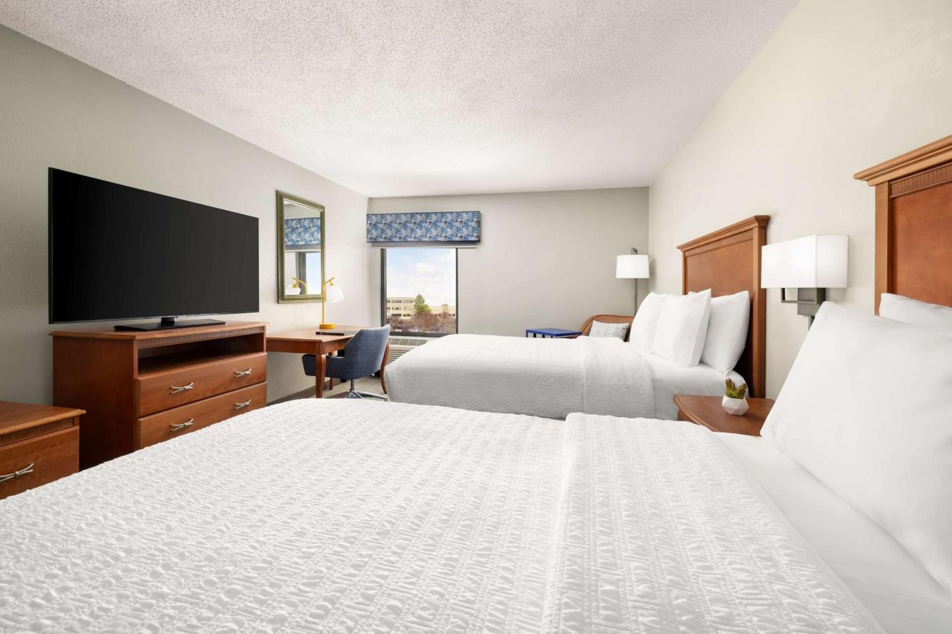 Hampton Inn Memphis-Walnut Grove/Baptist East photo 17