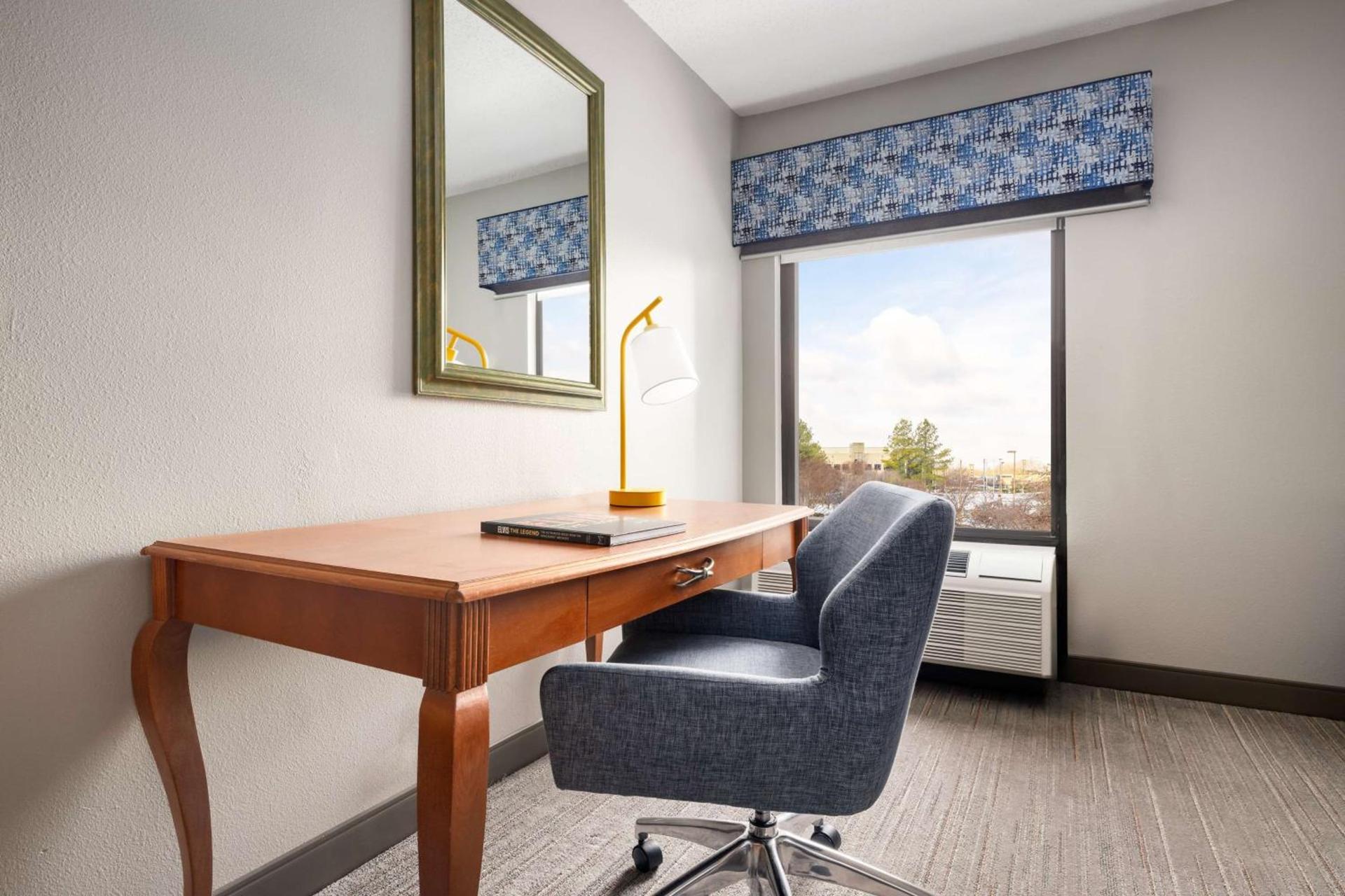 Hampton Inn Memphis-Walnut Grove/Baptist East photo 19