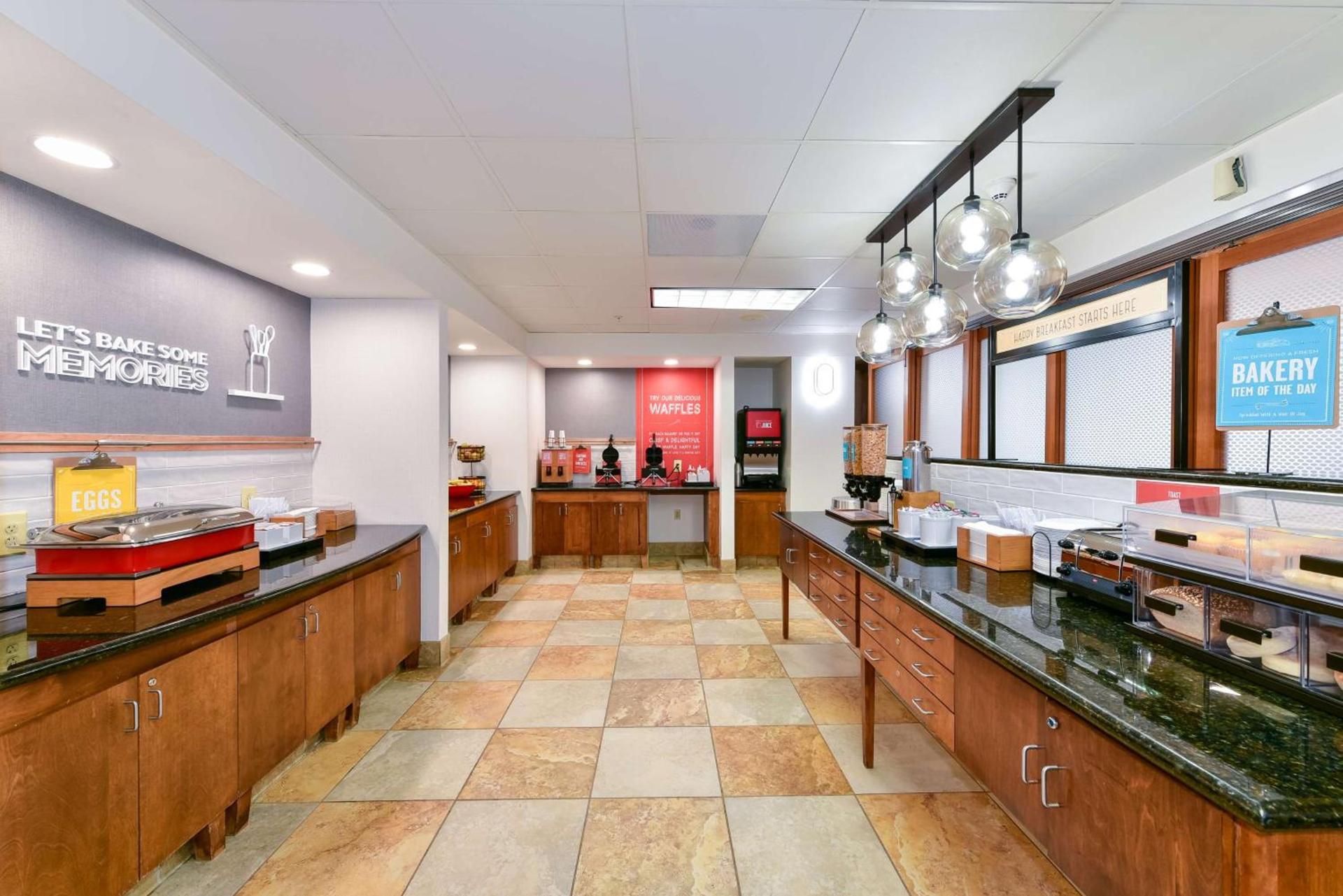 Hampton Inn & Suites Pittsburg photo 11