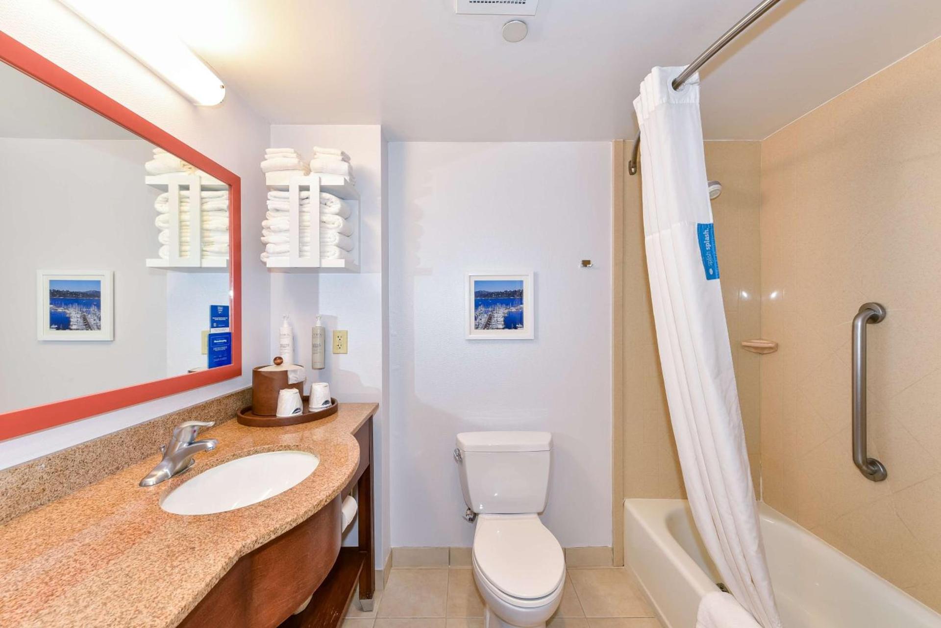 Hampton Inn & Suites Pittsburg photo 17