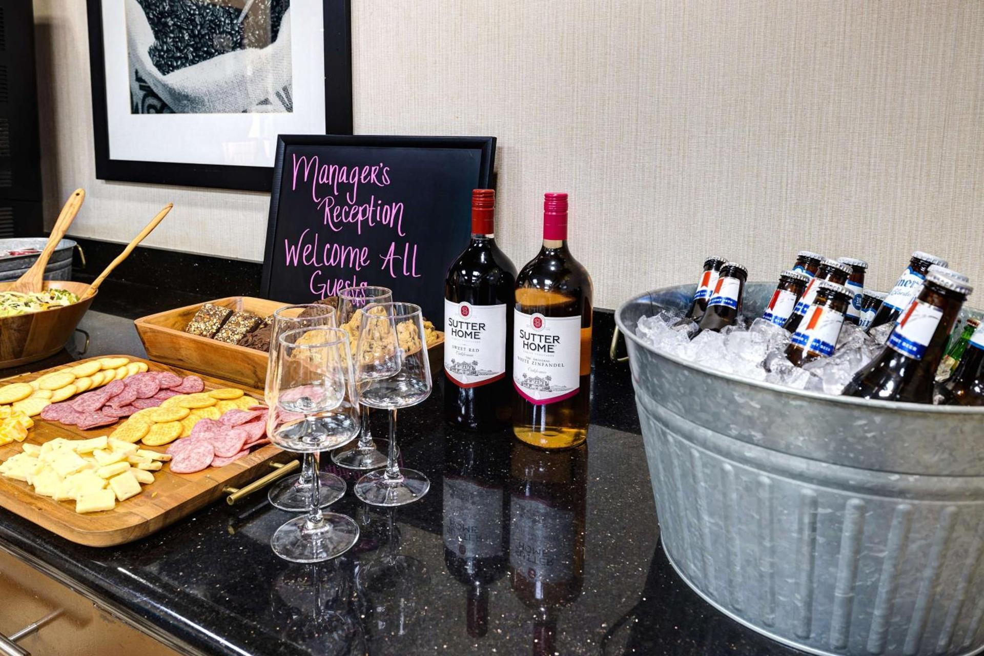Hampton Inn Victoria photo 12