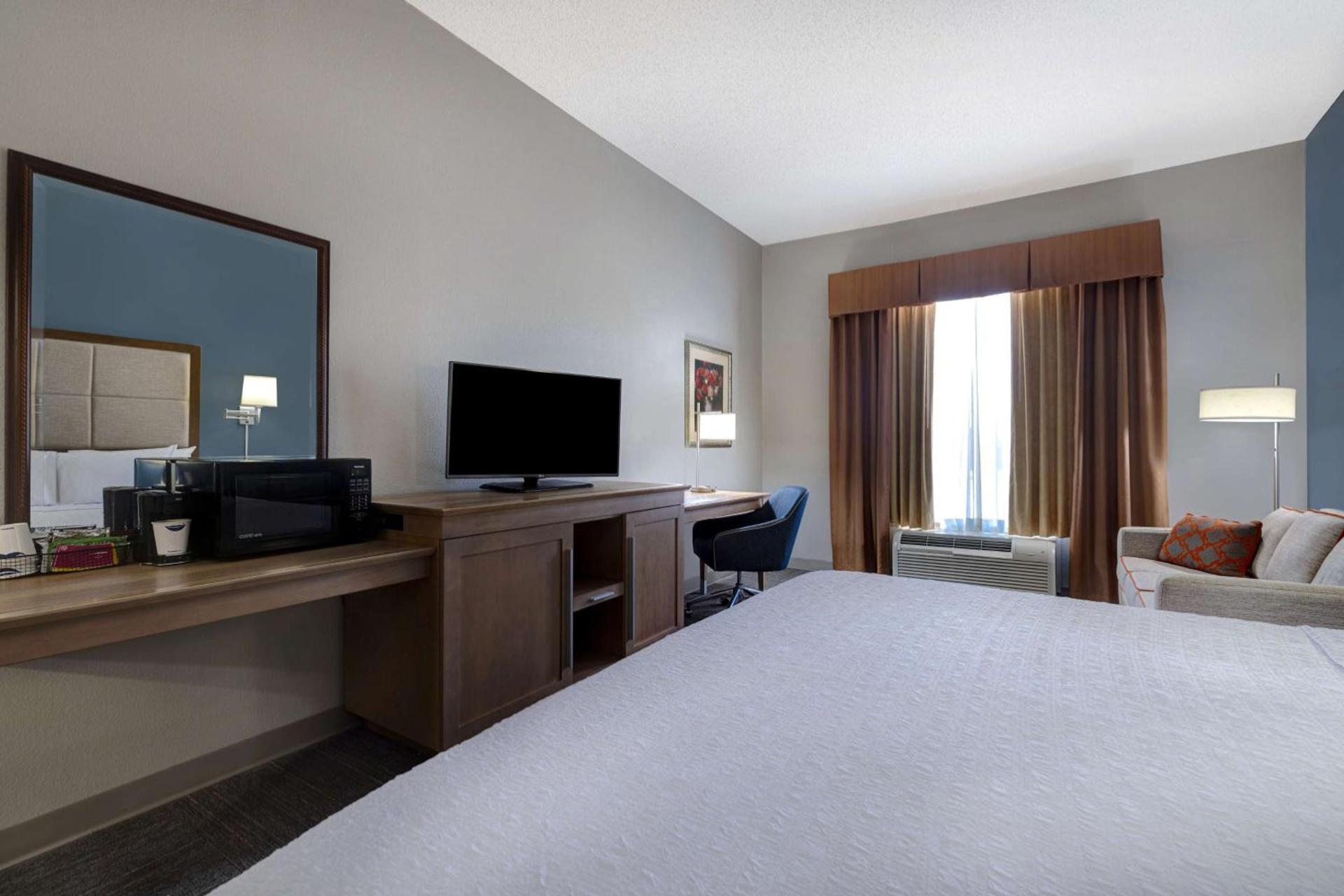 Hampton Inn Victoria photo 23