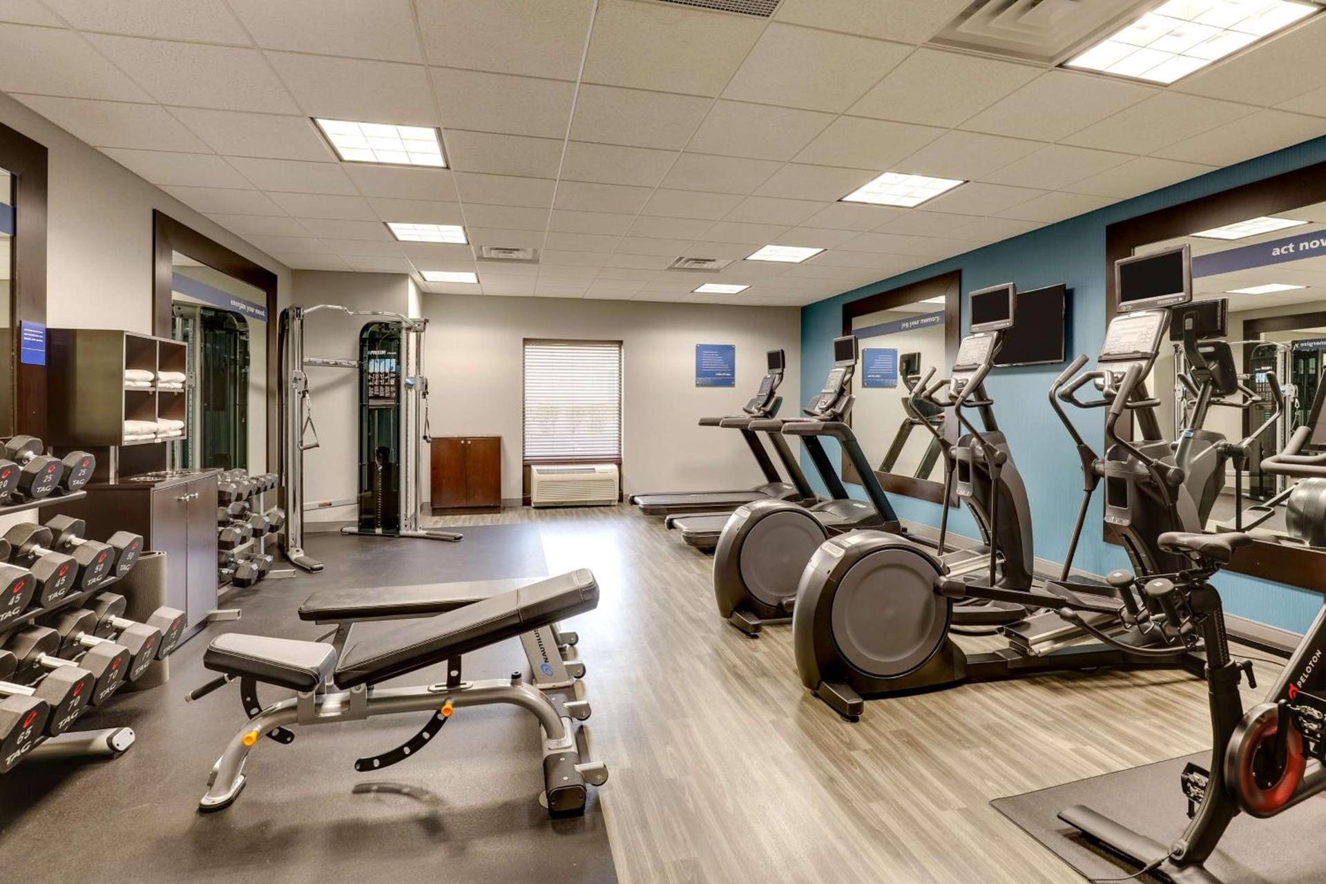 Hampton Inn & Suites Indianapolis-Airport photo 52