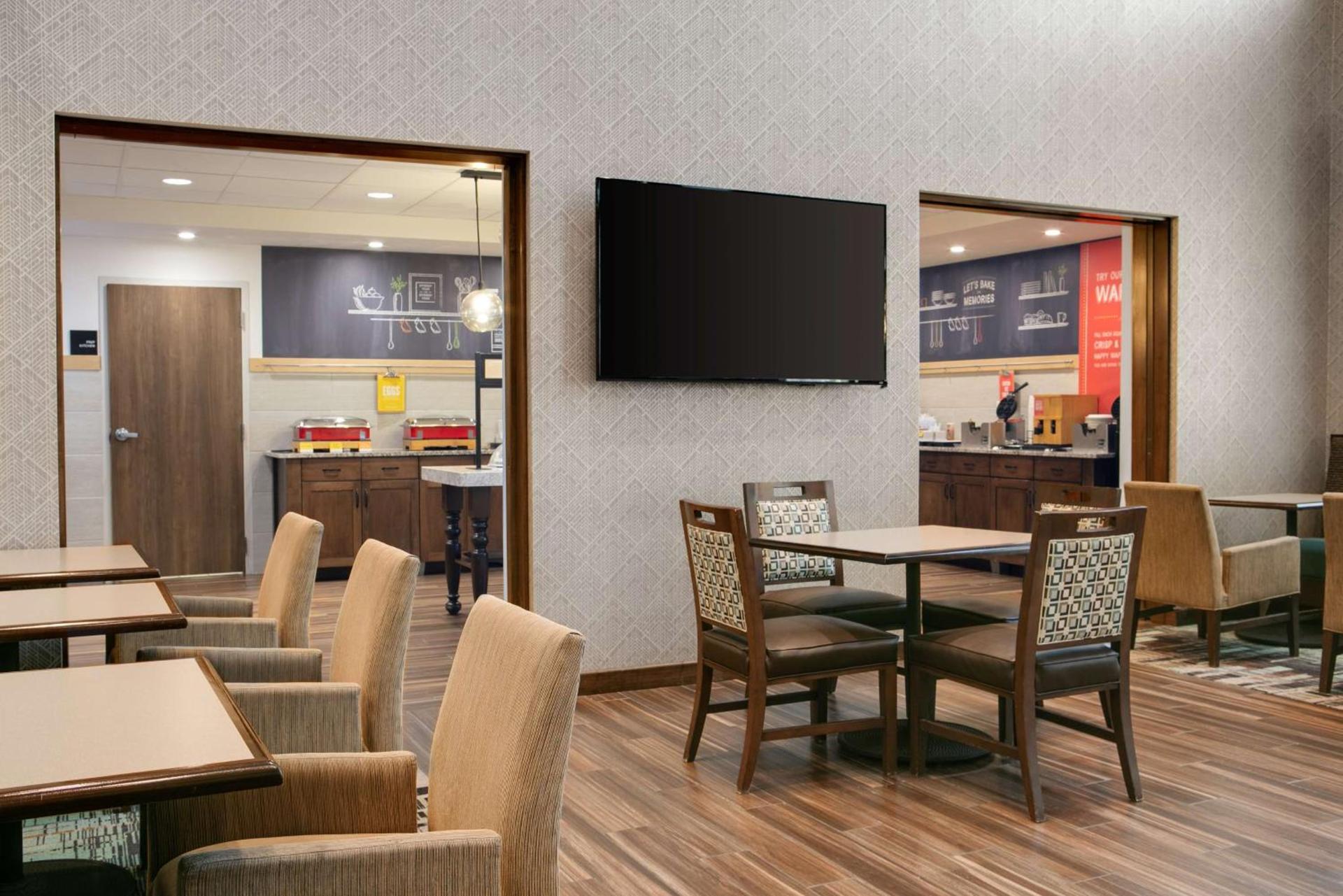Hampton Inn & Suites-Hudson Wisconsin photo 11