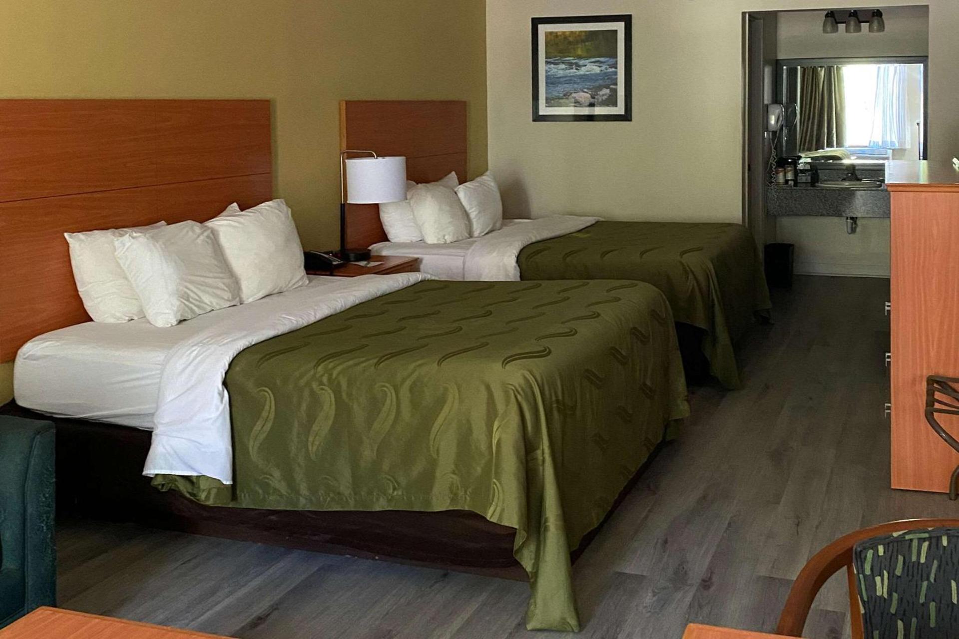 Quality Inn near Manatee Springs State Park photo 17