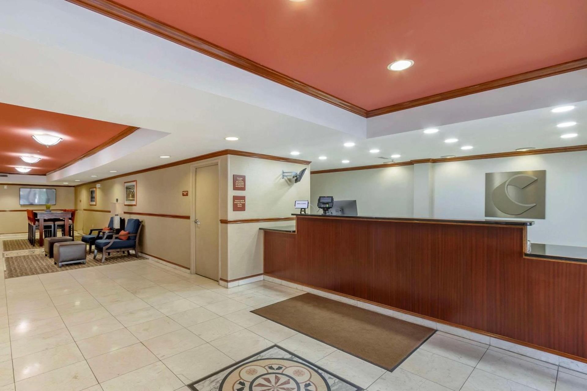 Comfort Inn & Suites Charleston Airport Convention Center photo 7