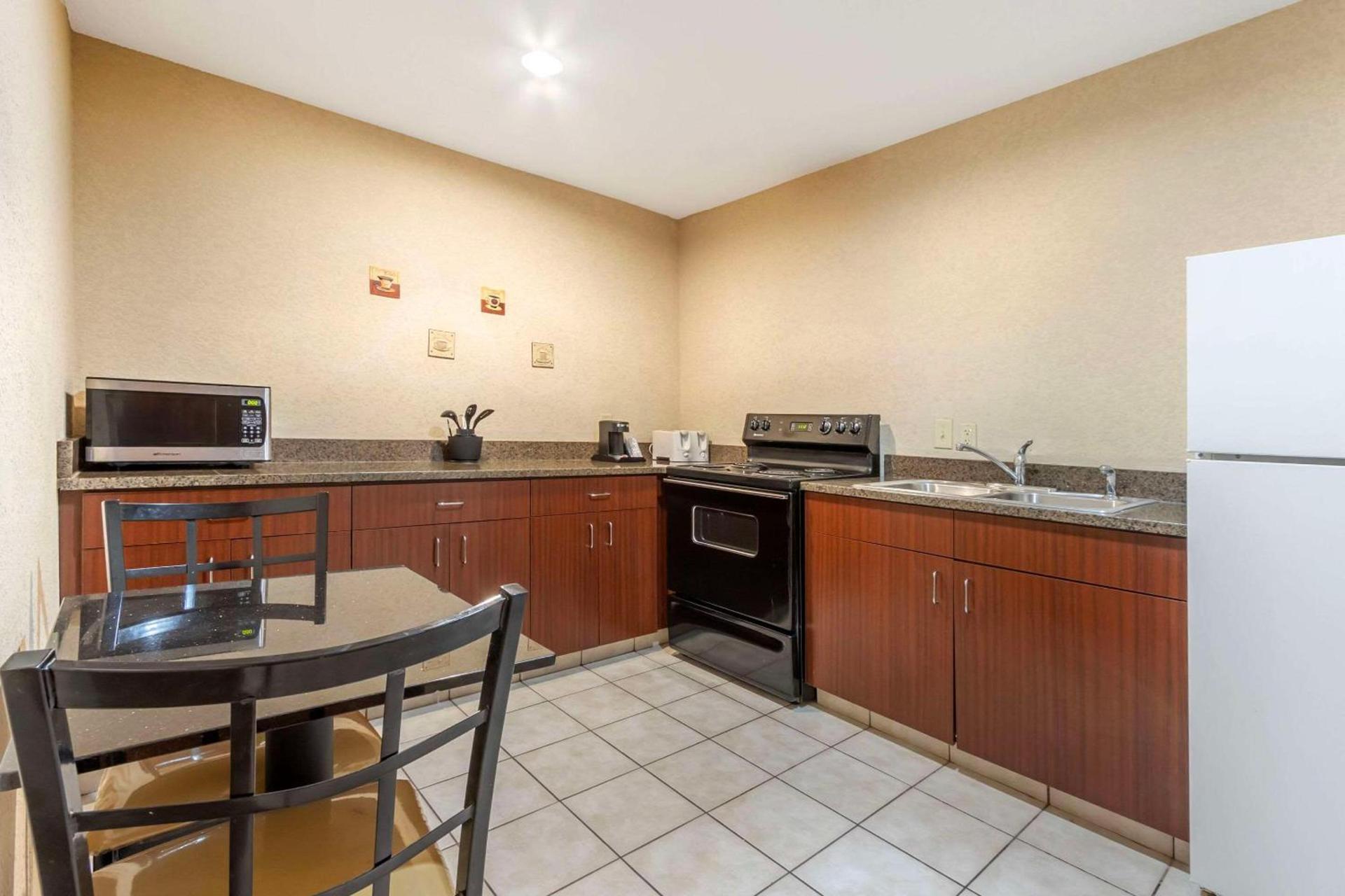 Comfort Inn & Suites Charleston Airport Convention Center photo 19