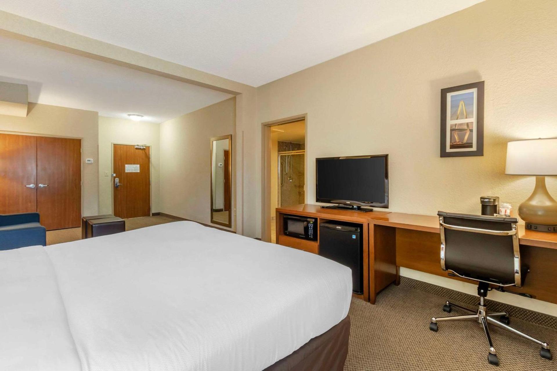 Comfort Inn & Suites Charleston Airport Convention Center photo 21