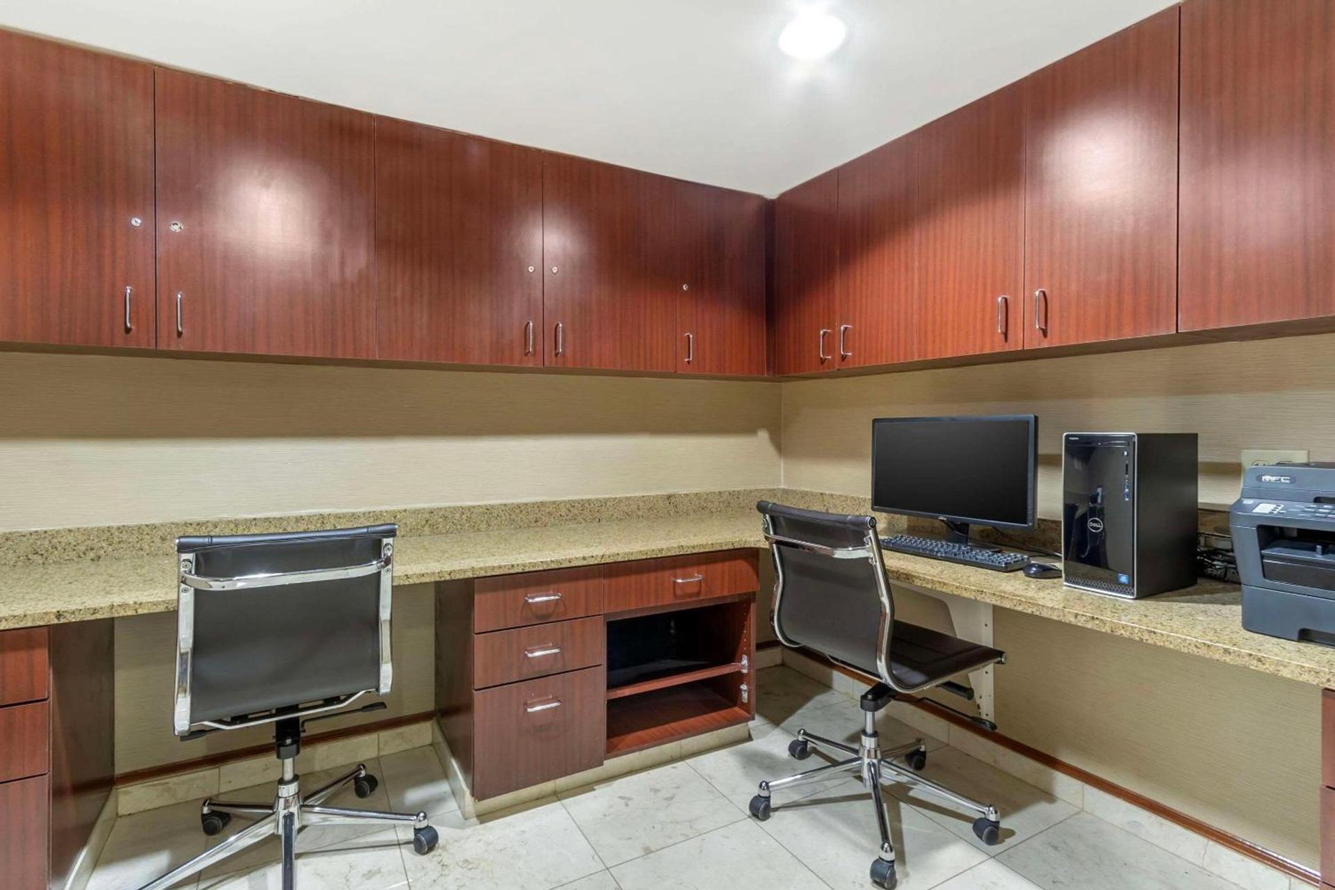 Comfort Inn & Suites Charleston Airport Convention Center photo 31
