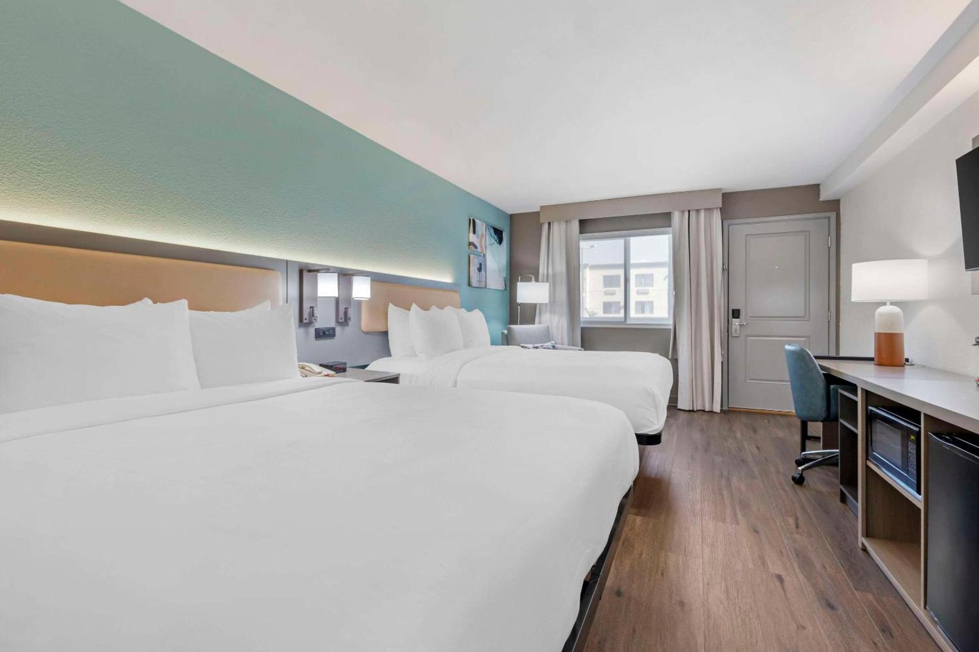 Comfort Inn Sea World Area photo 11