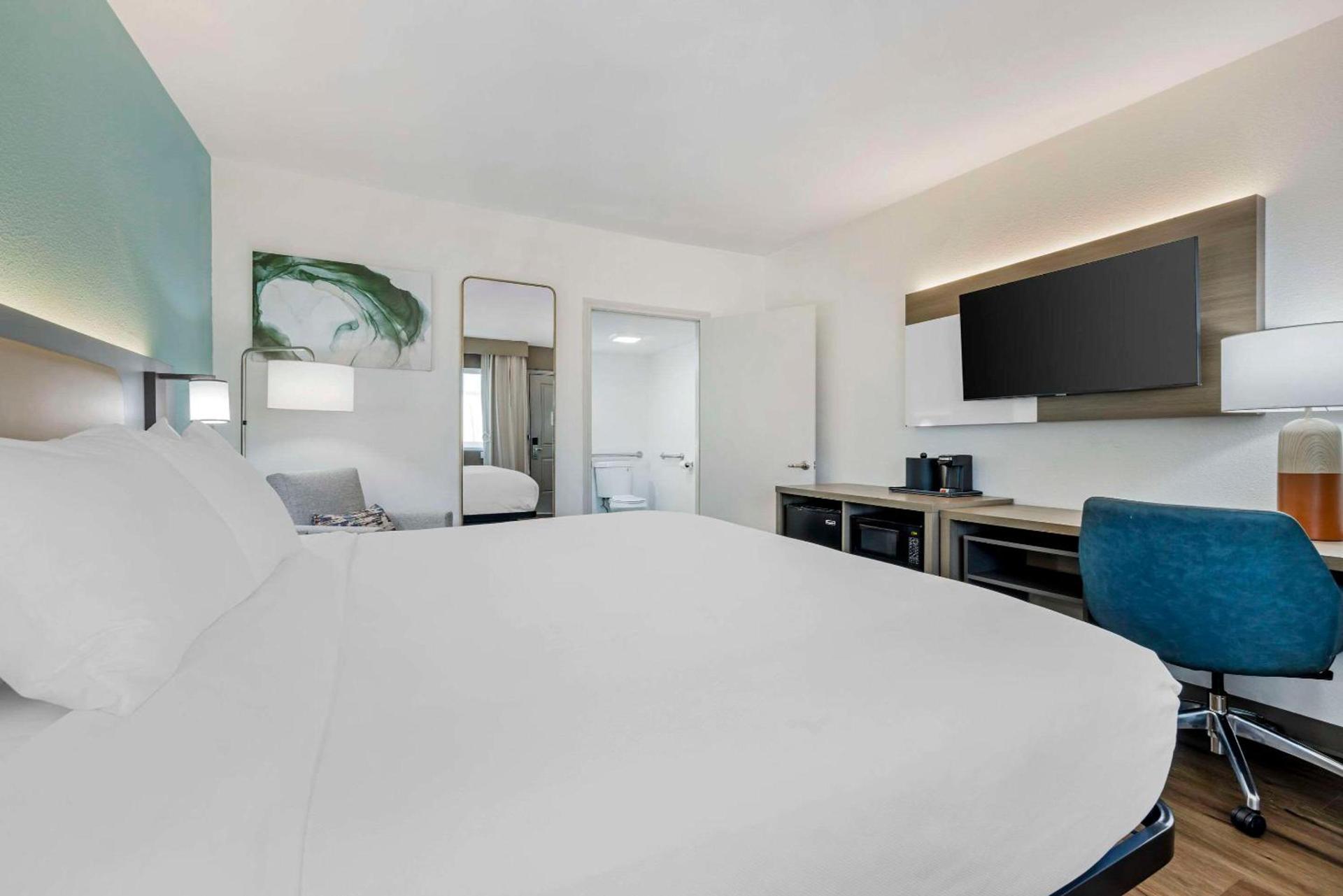 Comfort Inn Sea World Area photo 17