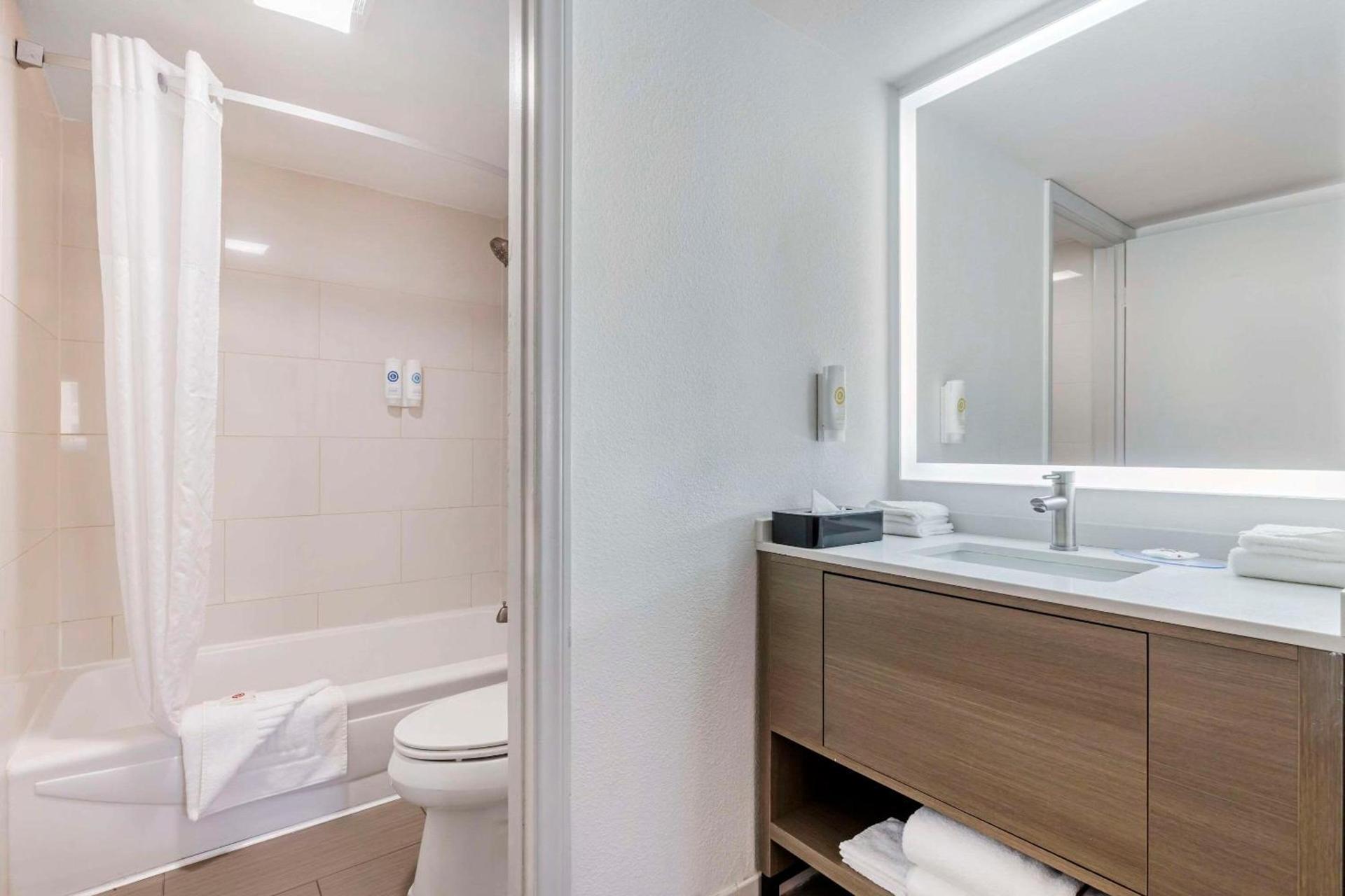 Comfort Inn Sea World Area photo 19
