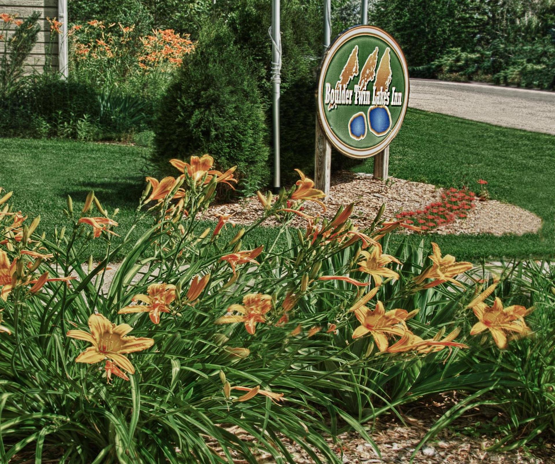 Boulder Twin Lakes Inn photo 9