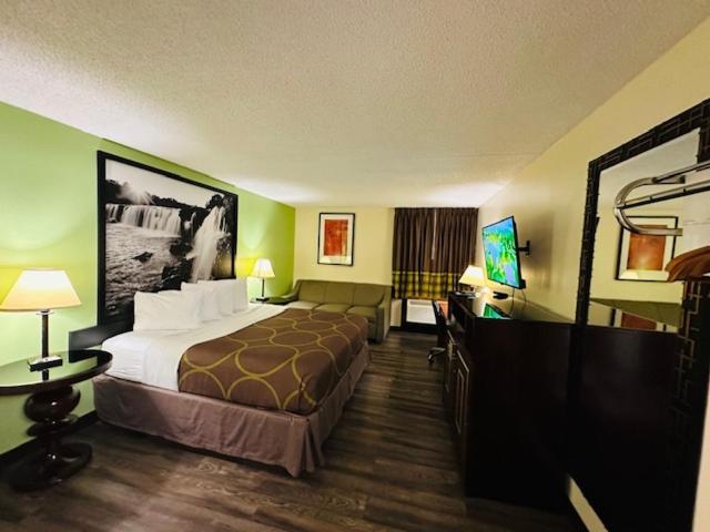 Super 8 by Wyndham Branson Andy Williams Theatre photo 38