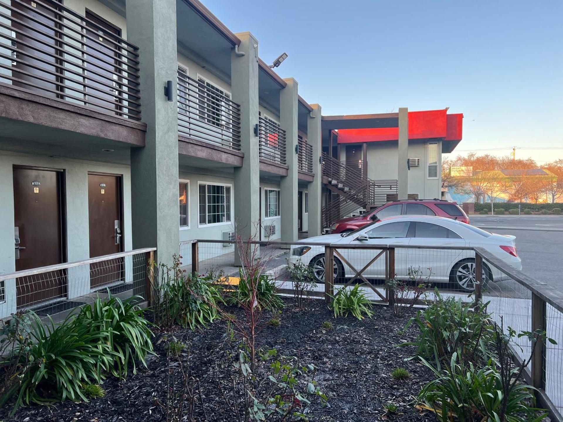 Days Inn by Wyndham Chico photo 15