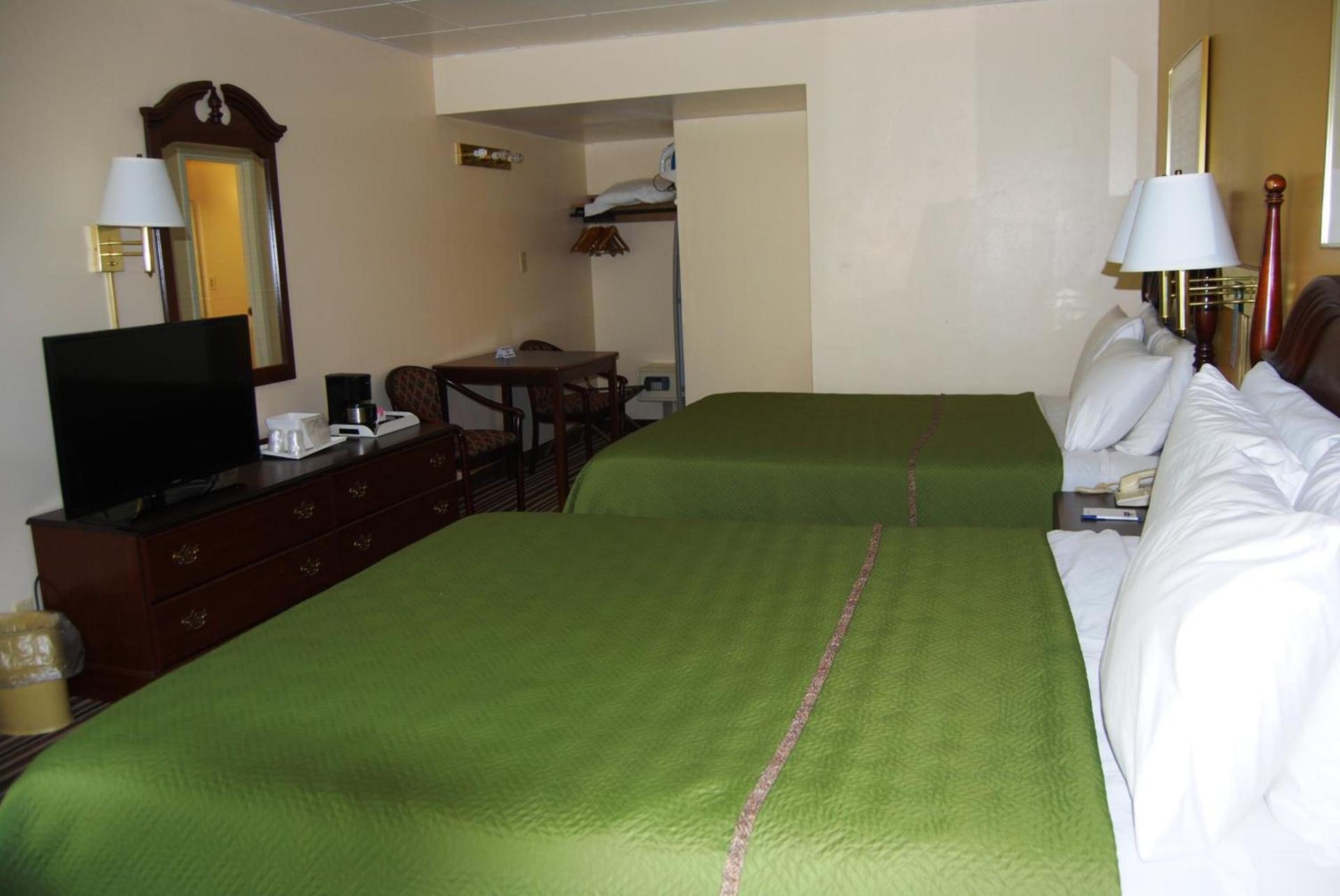 Travelodge by Wyndham Chambersburg photo 4