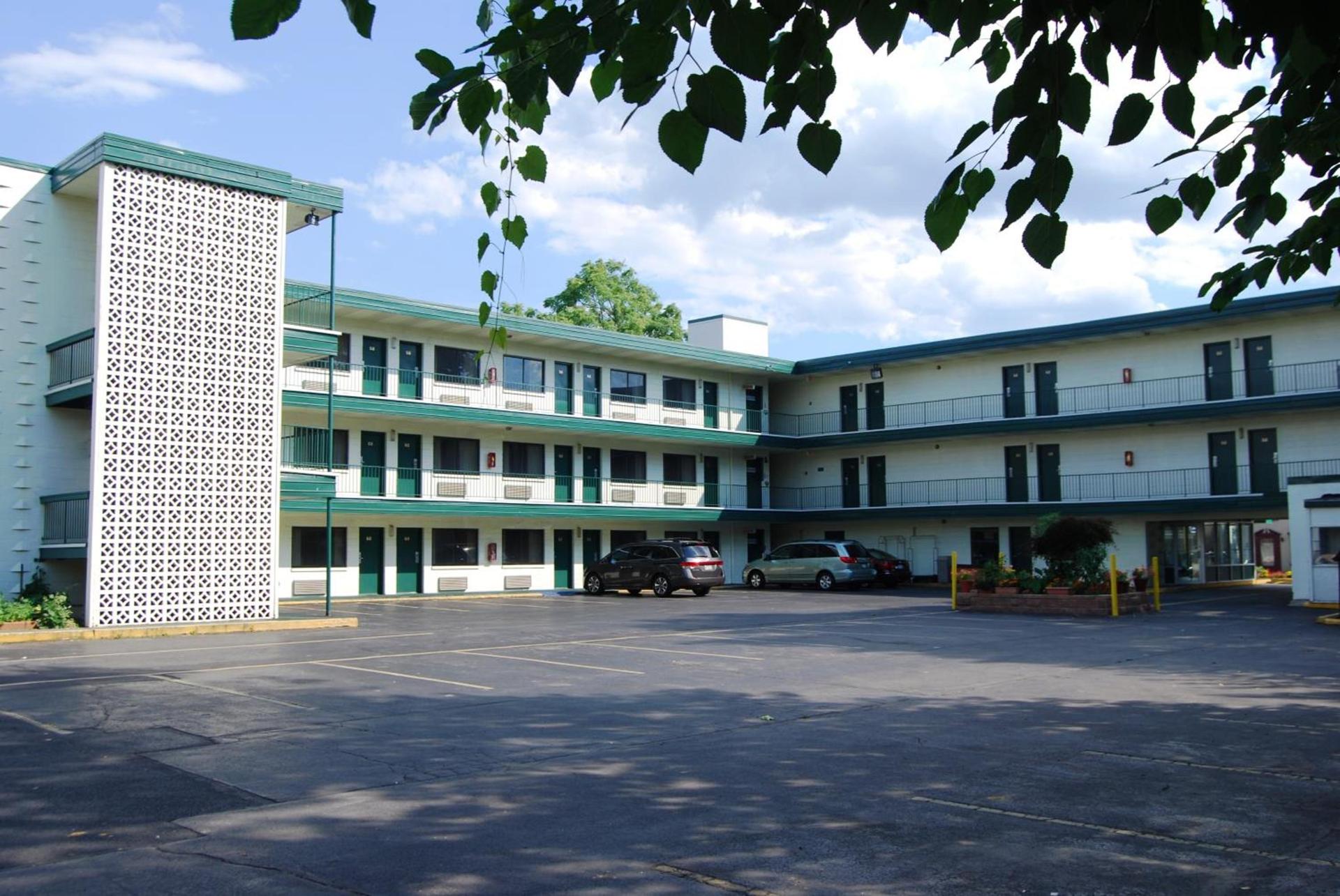 Travelodge by Wyndham Chambersburg photo 8